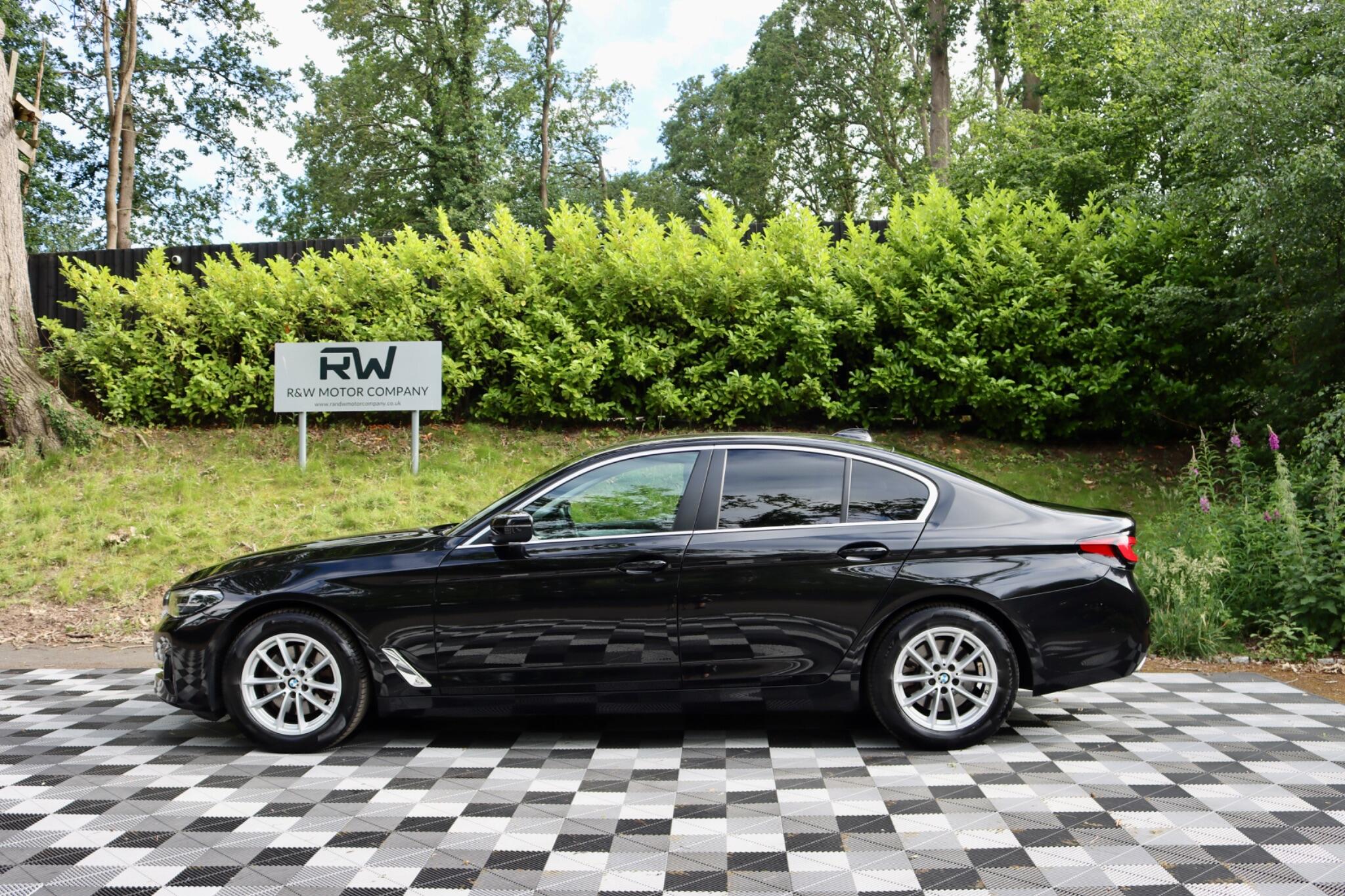 BMW 5 Series view 13