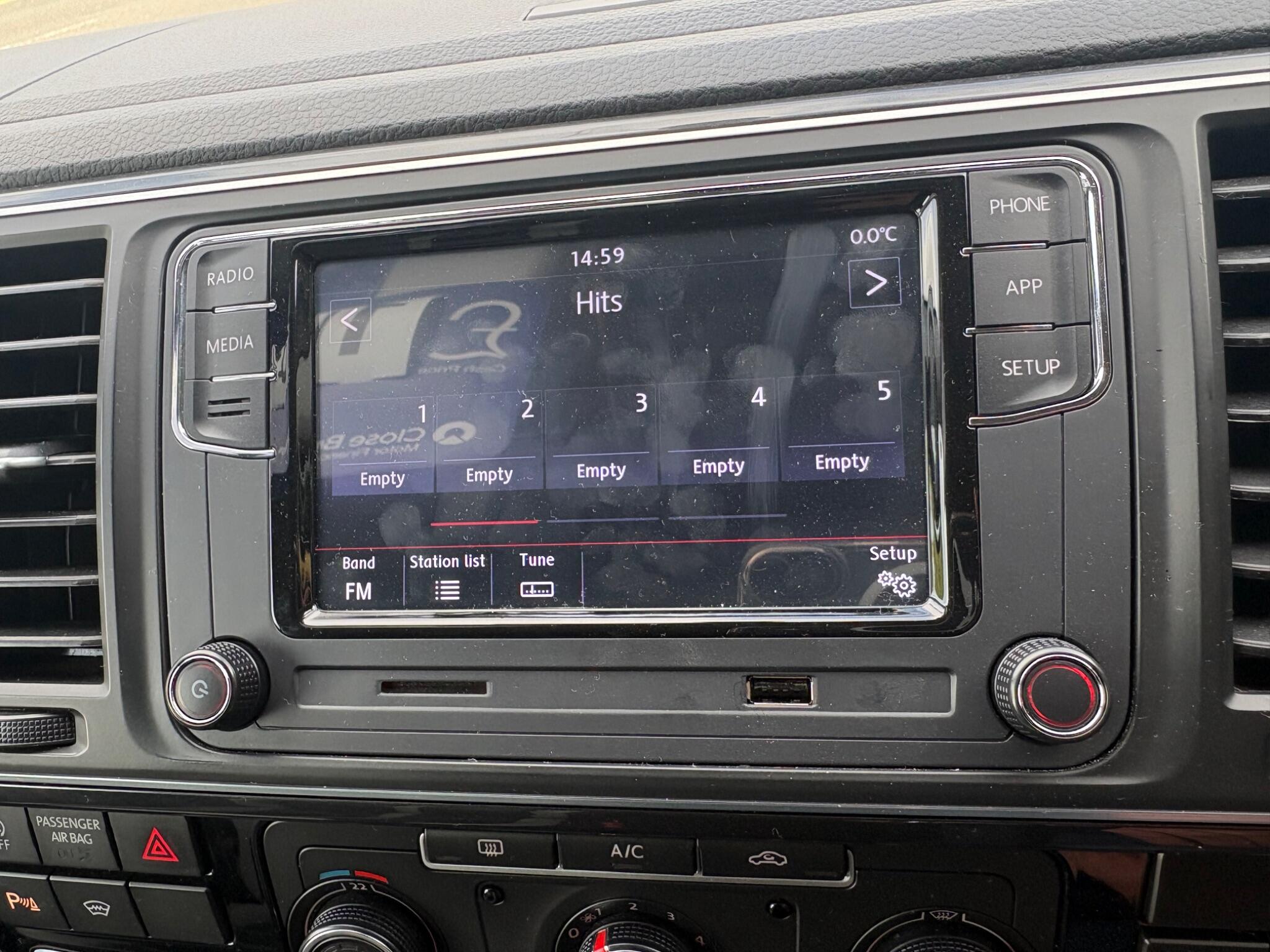 Volkswagen Transporter view 25