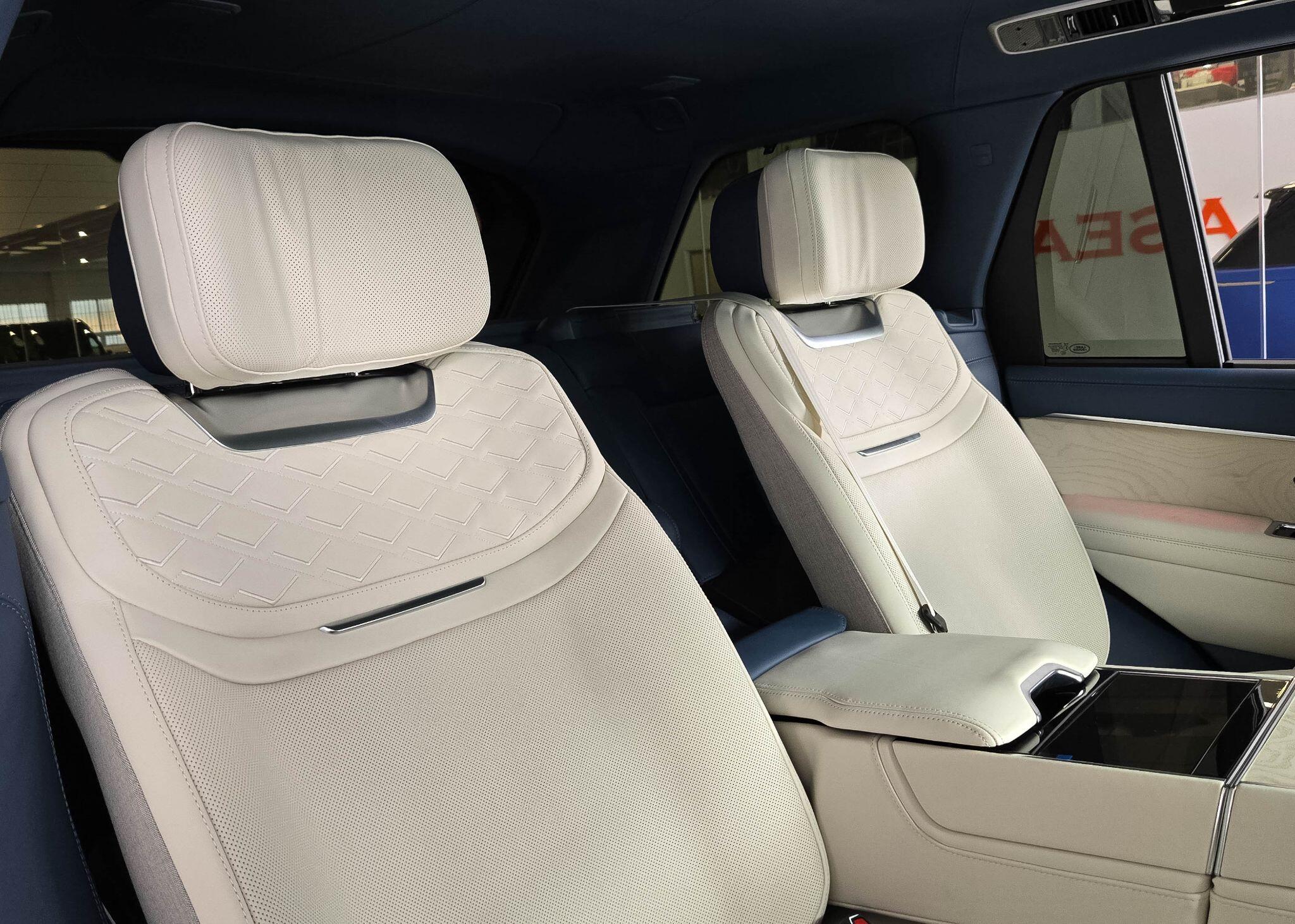 Land Rover Range Rover view 18