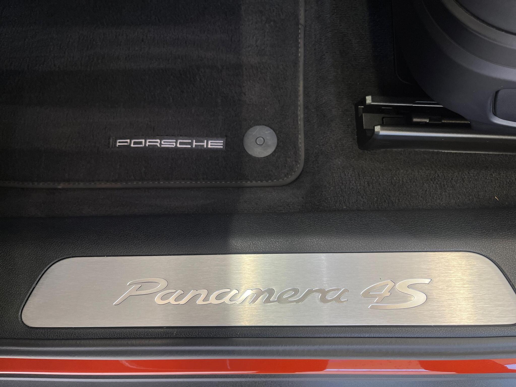 Porsche Panamera view 30