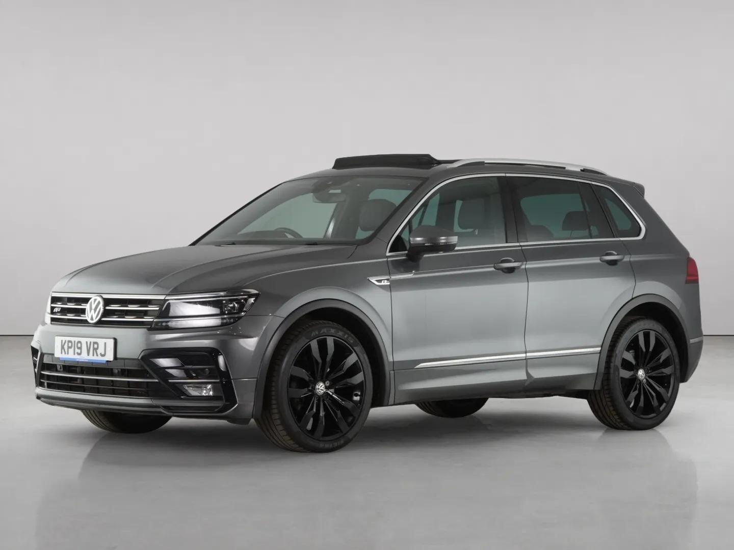Volkswagen Tiguan view 2