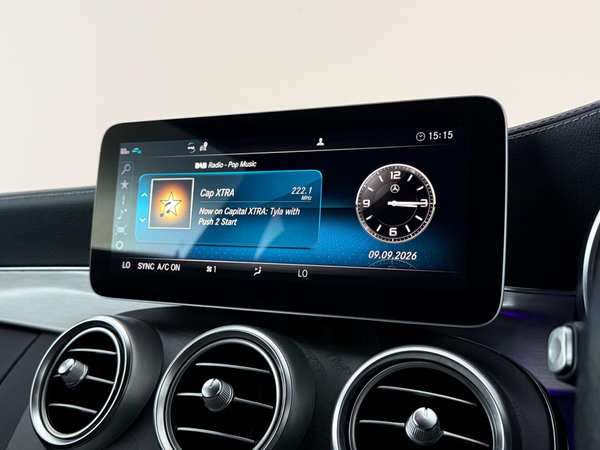 Mercedes-Benz C-Class view 23