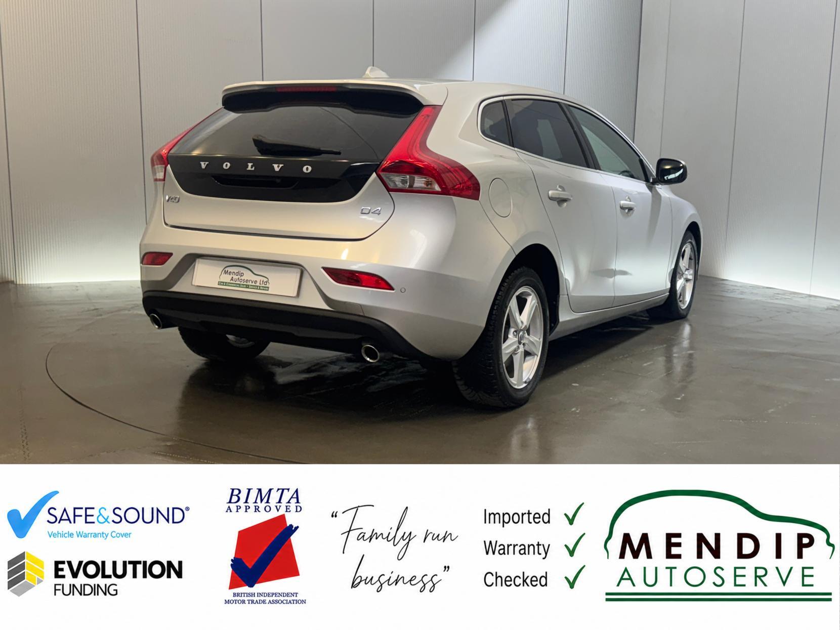 Volvo V40 view 23