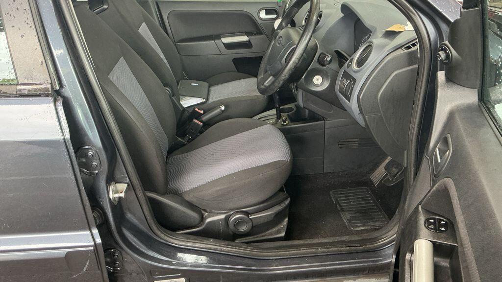 Ford Fusion view 21