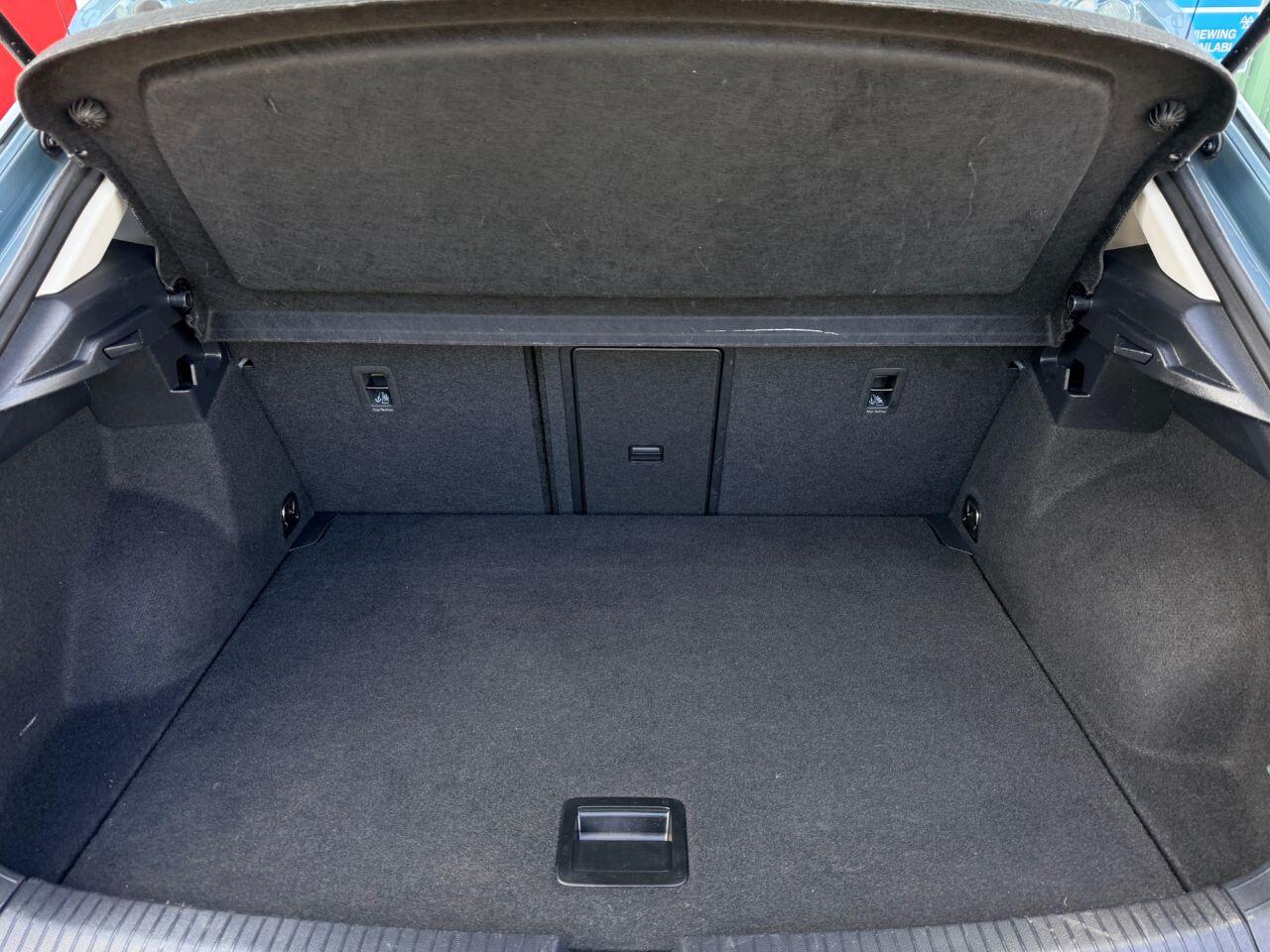 Volkswagen T-Roc view 26