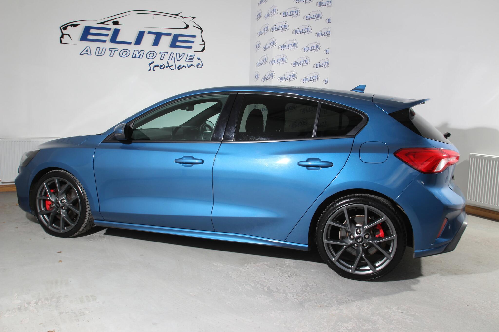 Ford Focus view 9