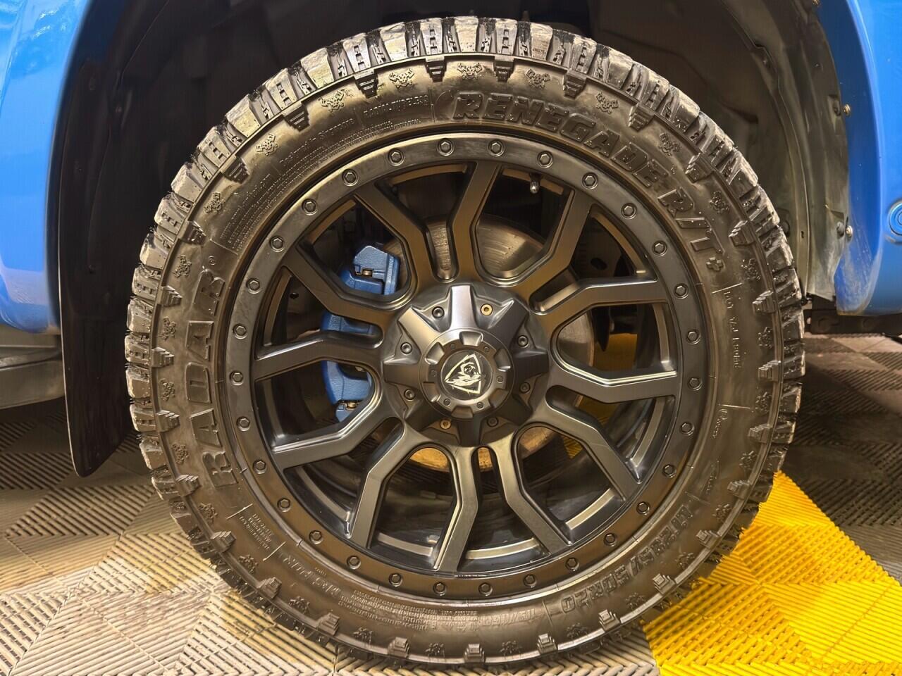Volkswagen Amarok view 8