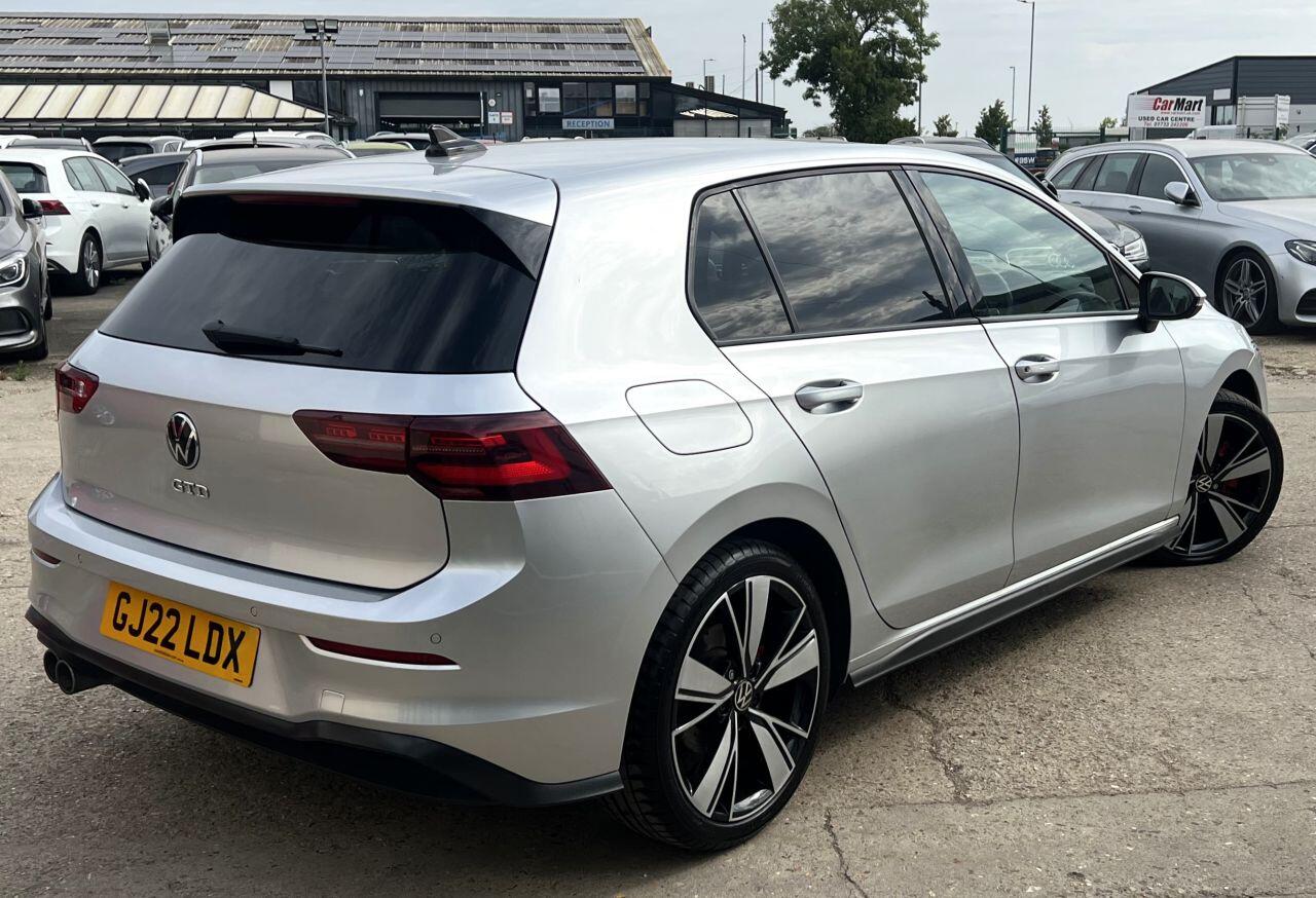 Volkswagen Golf view 3