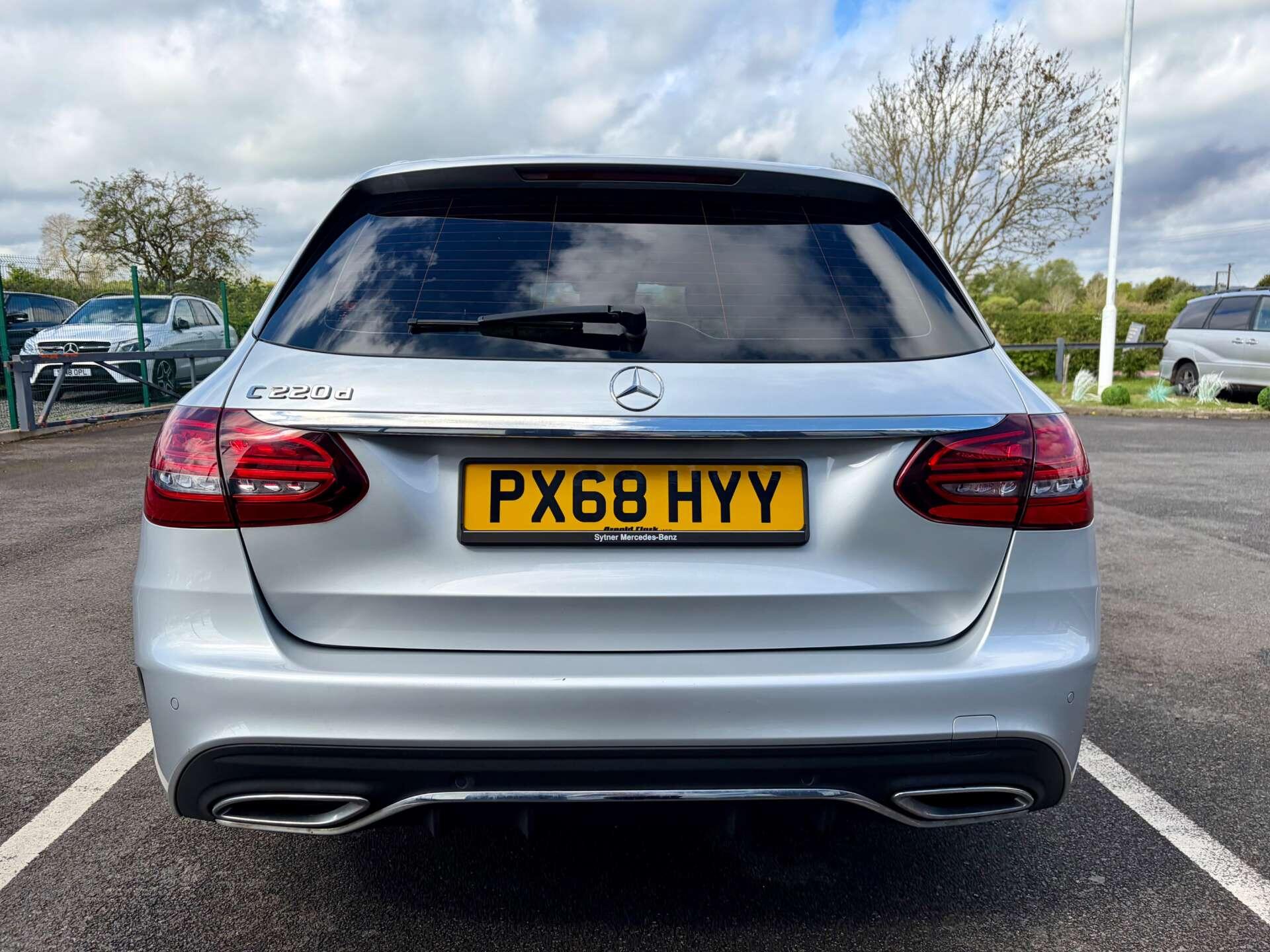 Mercedes-Benz C Class view 7