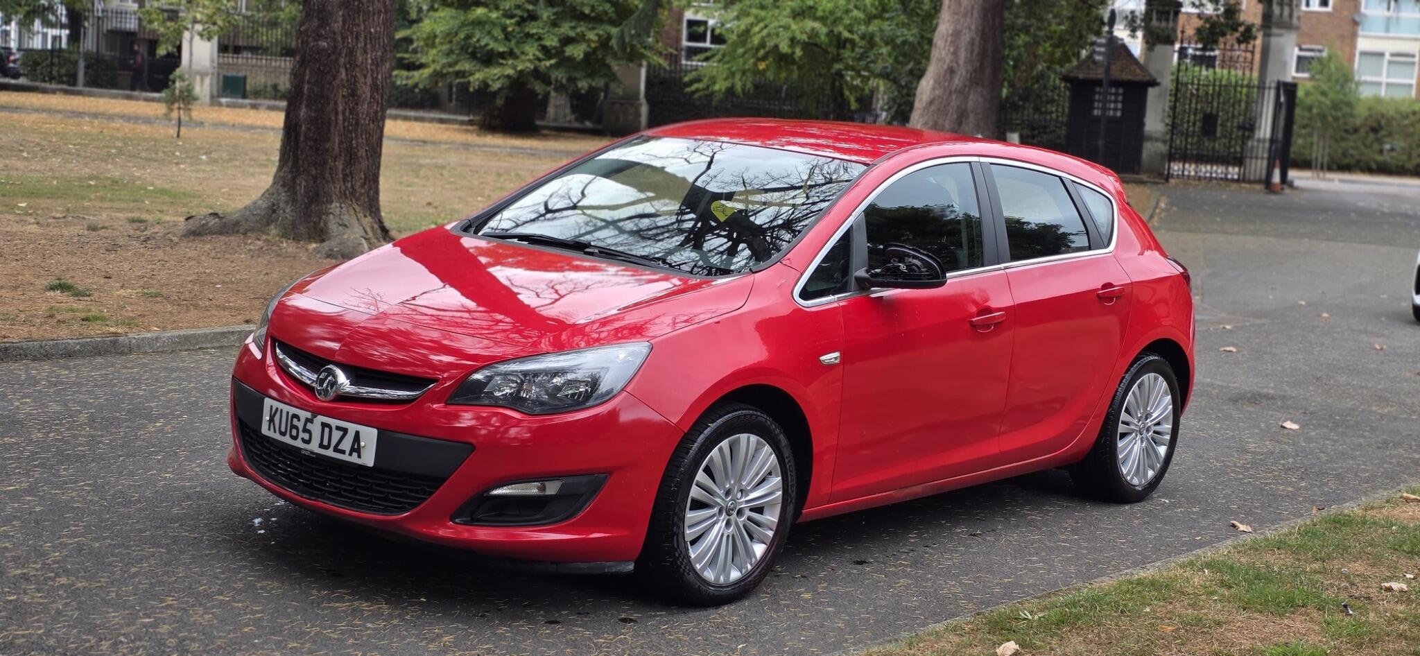 Vauxhall Astra view 3