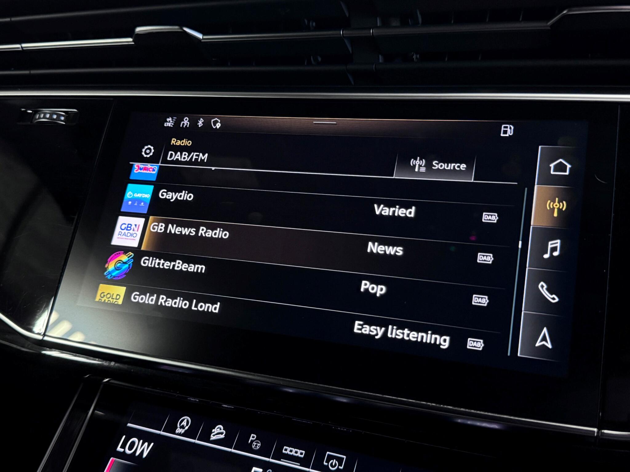 Audi Q8 view 46