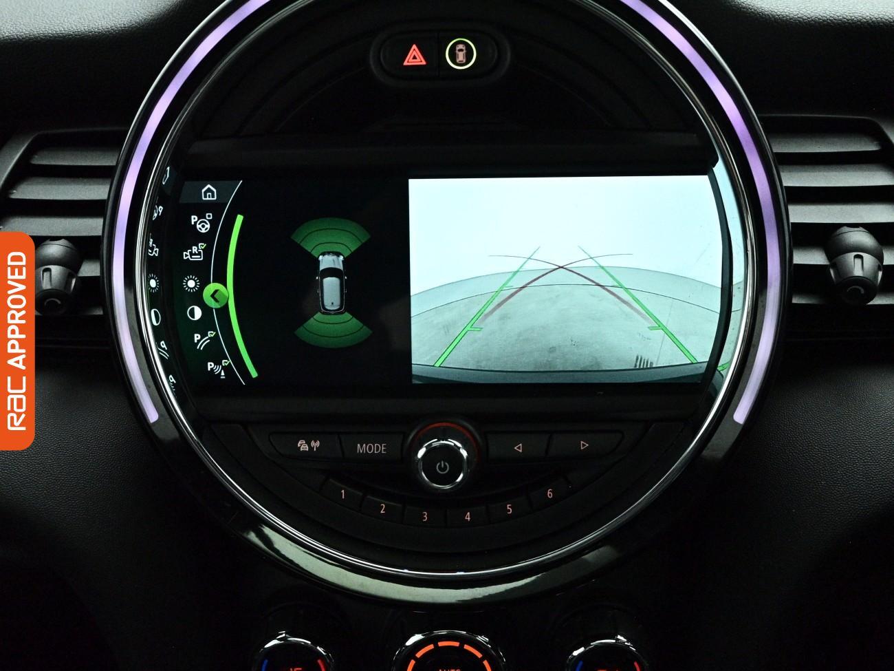 Mini Hatch view 29