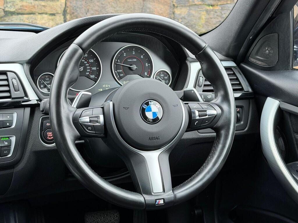 BMW 3 Series view 24