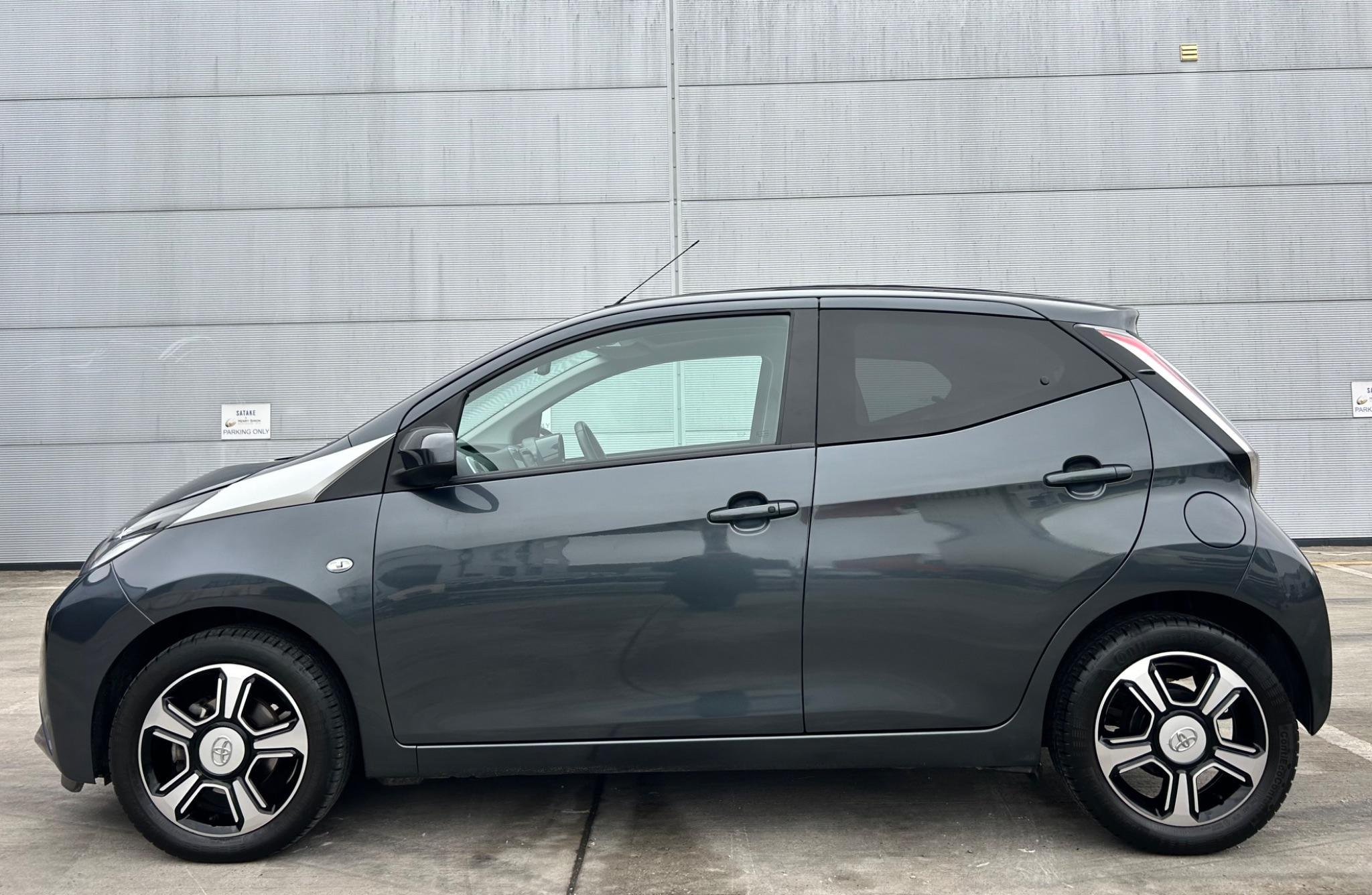 Toyota Aygo view 10