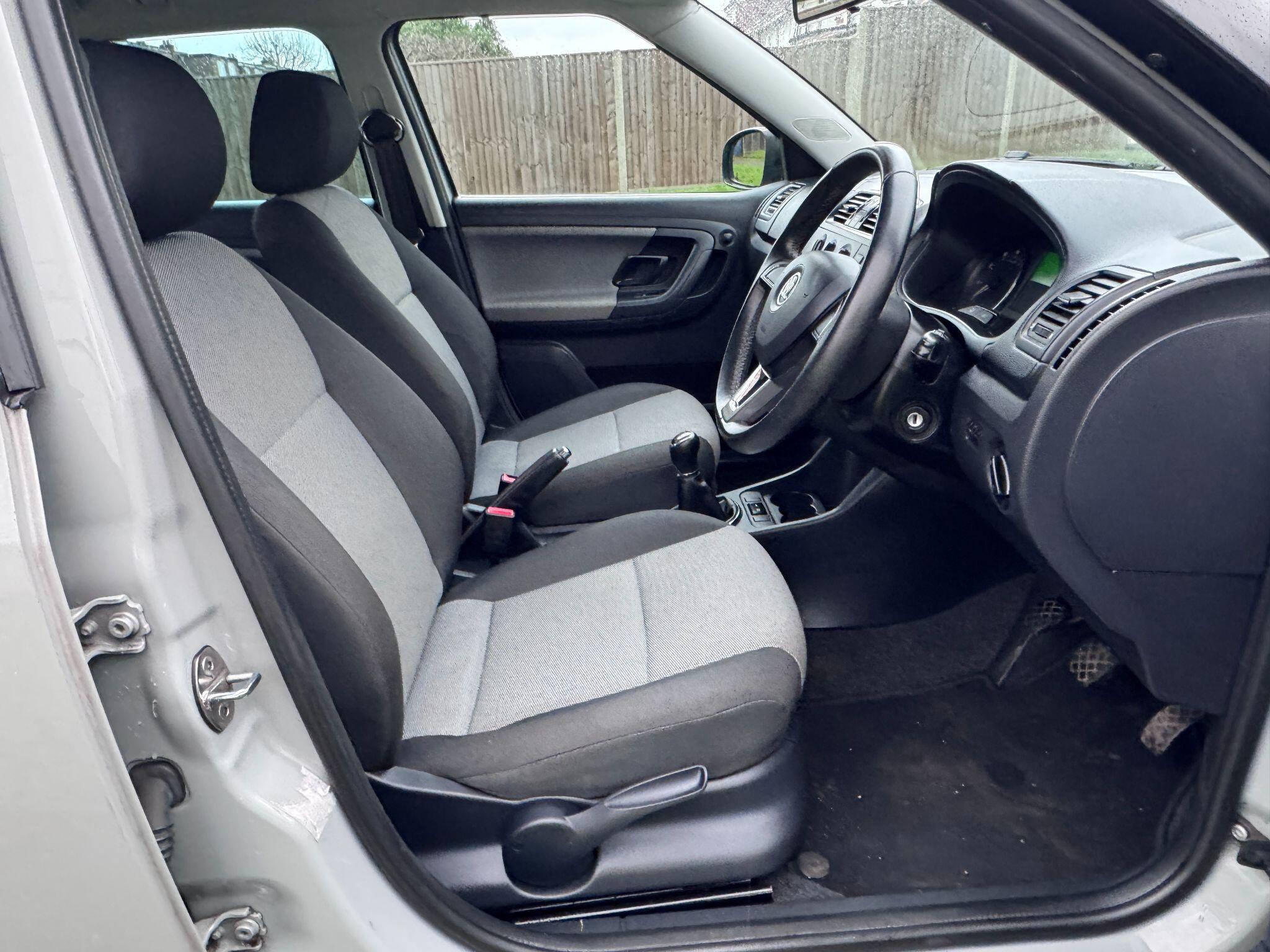 2013 Skoda Fabia image 34