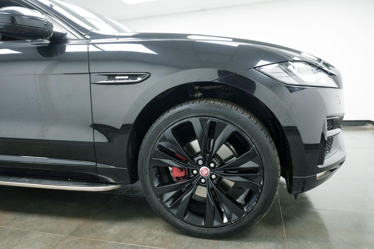 Jaguar F-Pace view 4