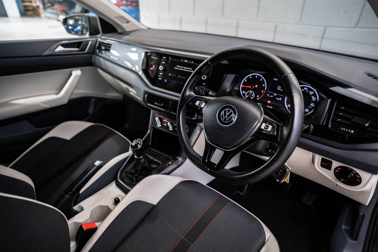 Volkswagen Polo view 10