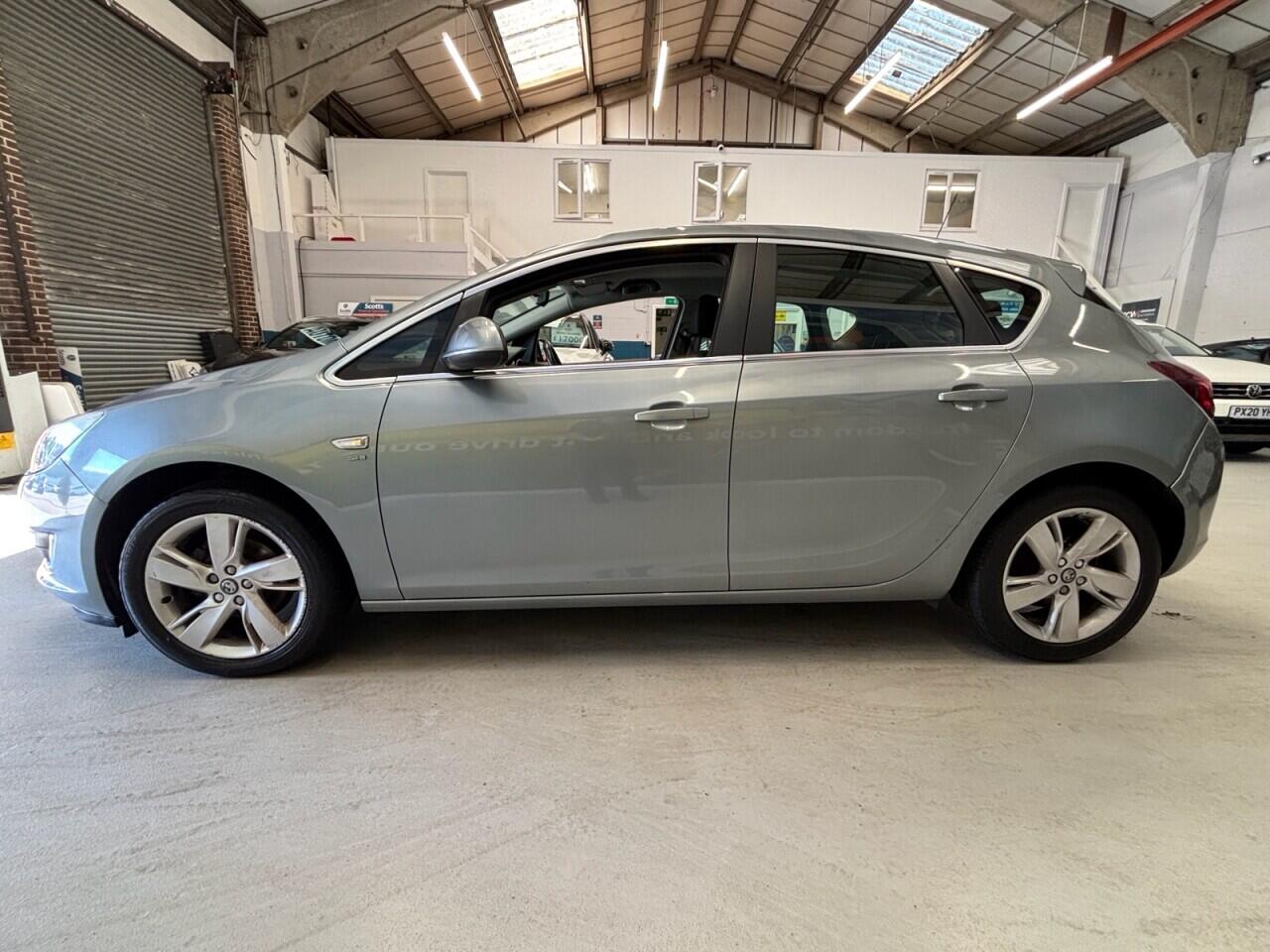 Vauxhall Astra view 8