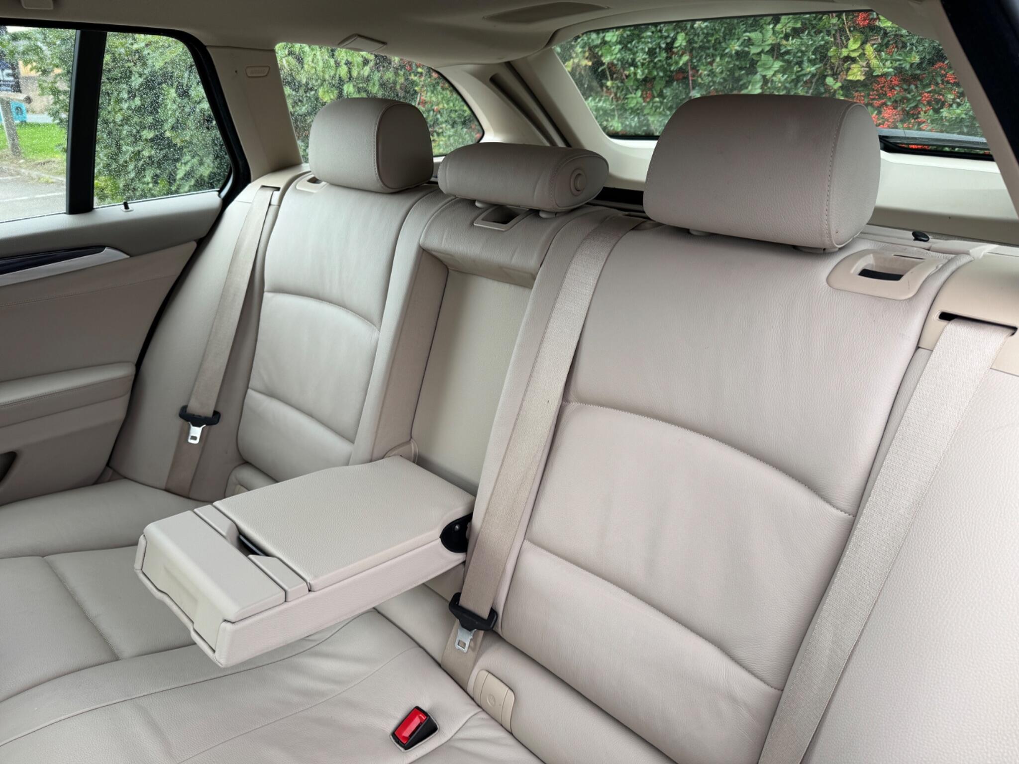 BMW 5 Series view 31