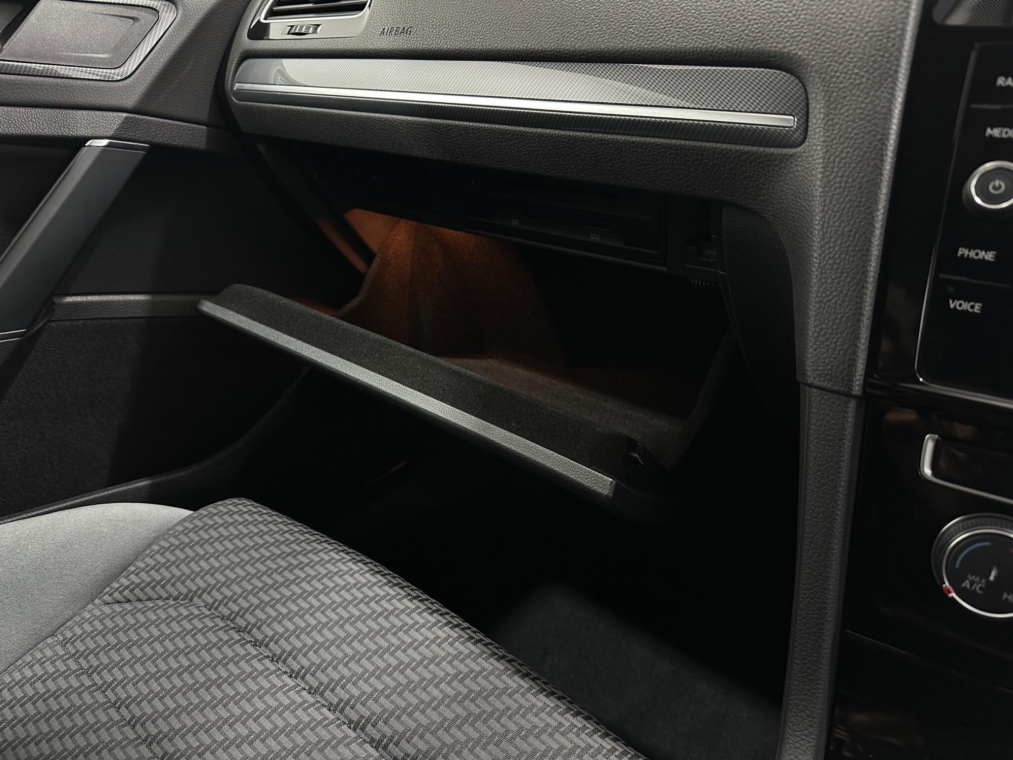 Volkswagen Golf view 28