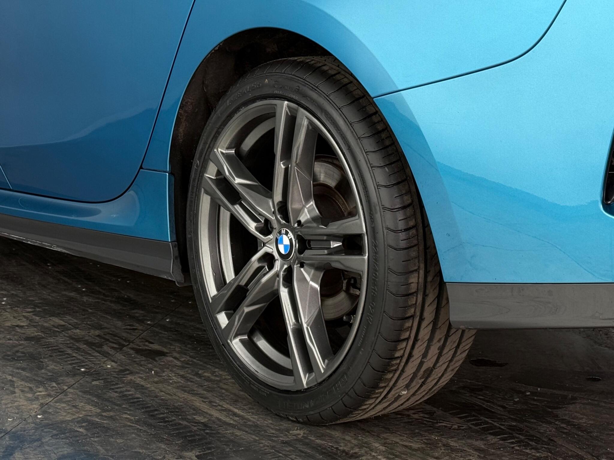 BMW 2 Series view 8