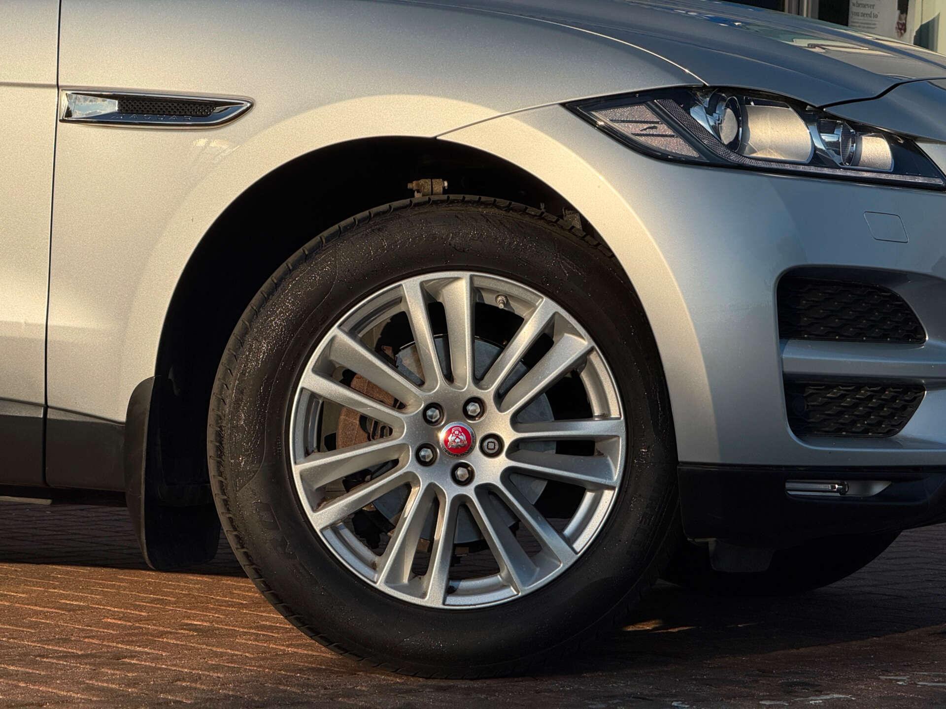 Jaguar F-Pace view 13