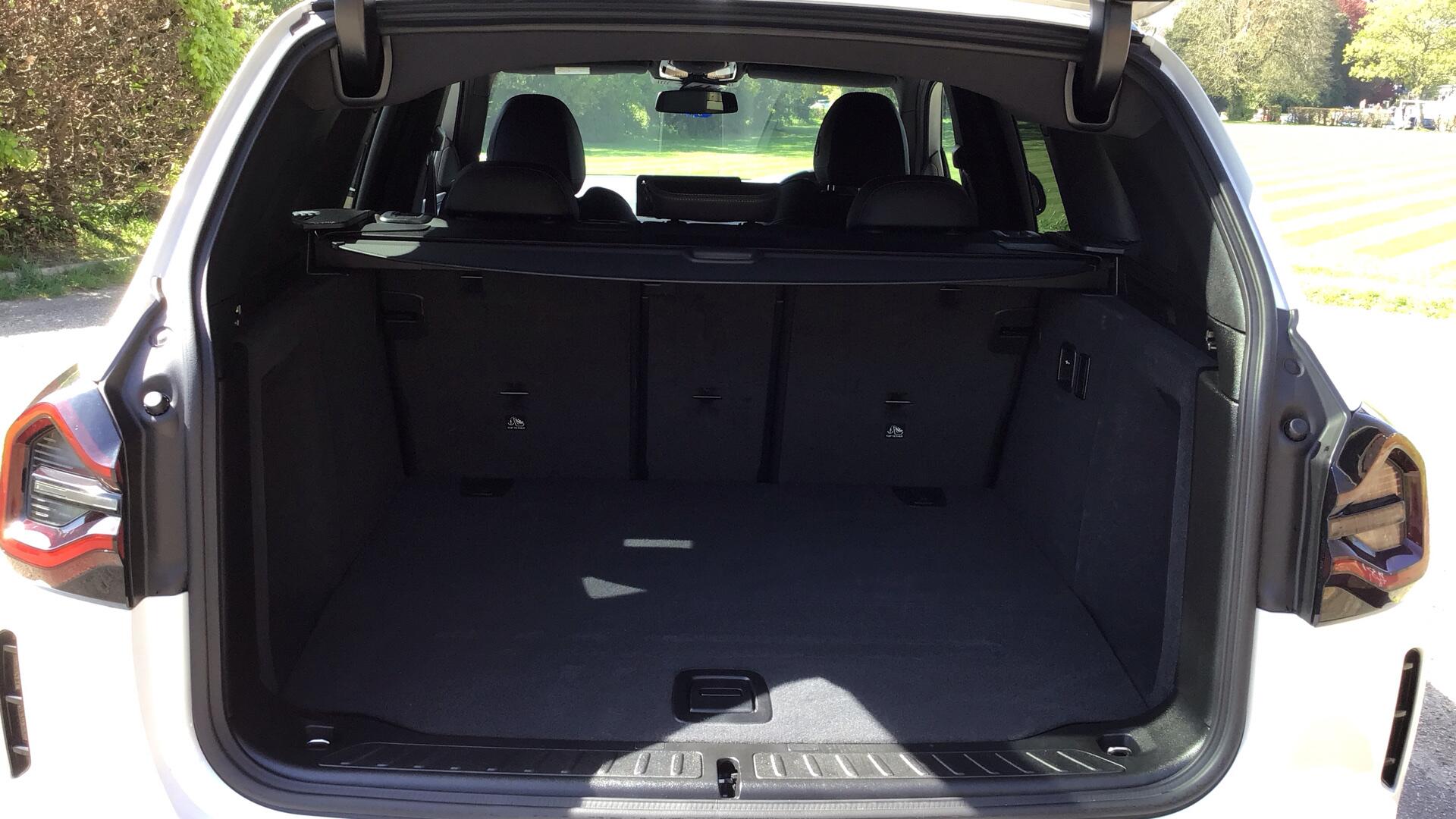 BMW X3 view 13