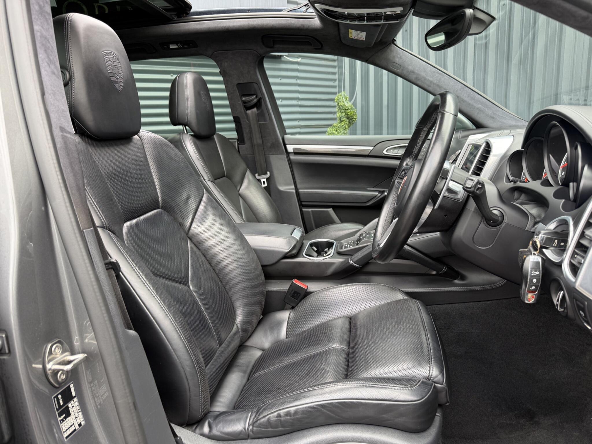Porsche Cayenne view 20
