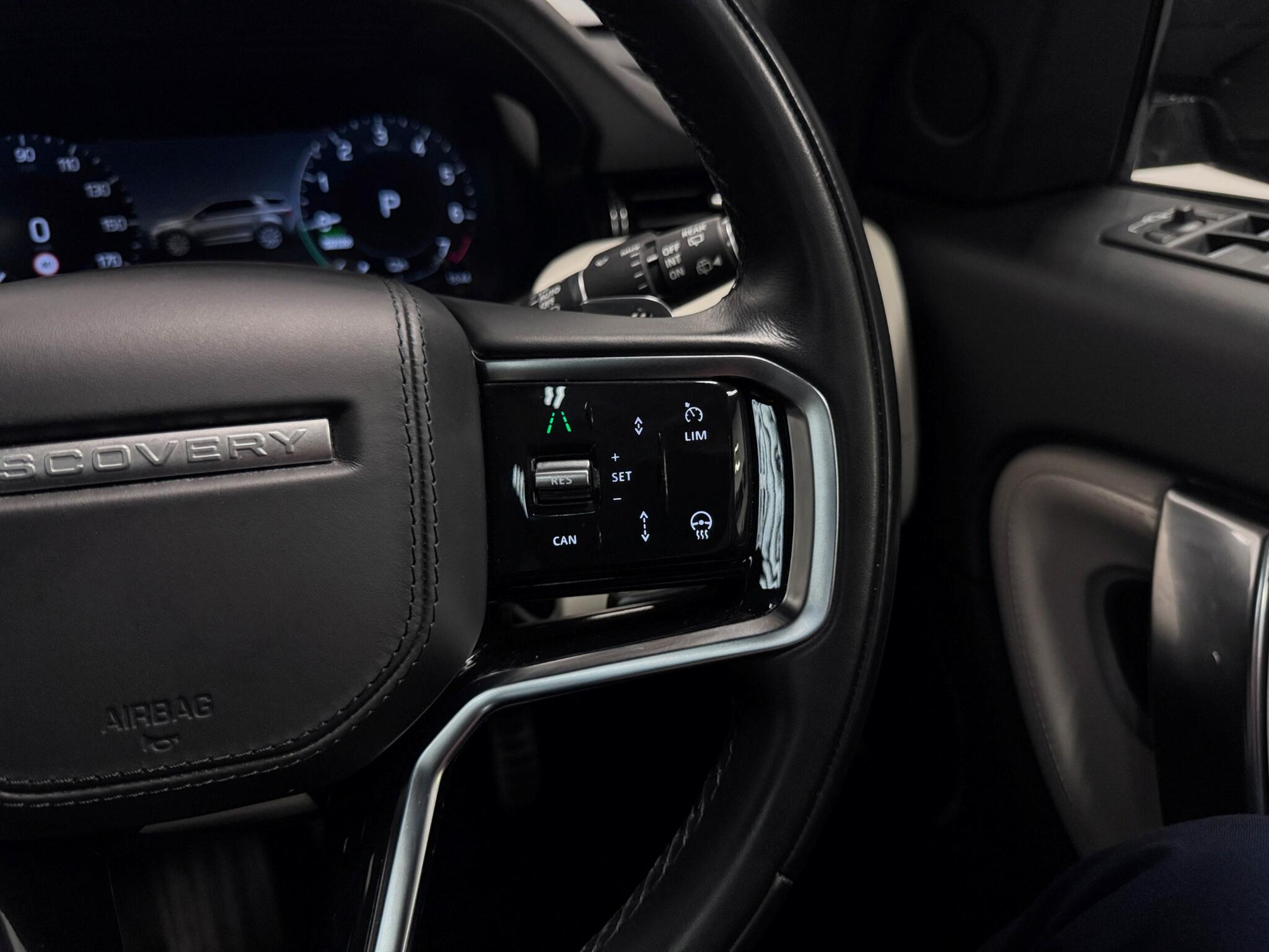 Land Rover Discovery Sport view 14