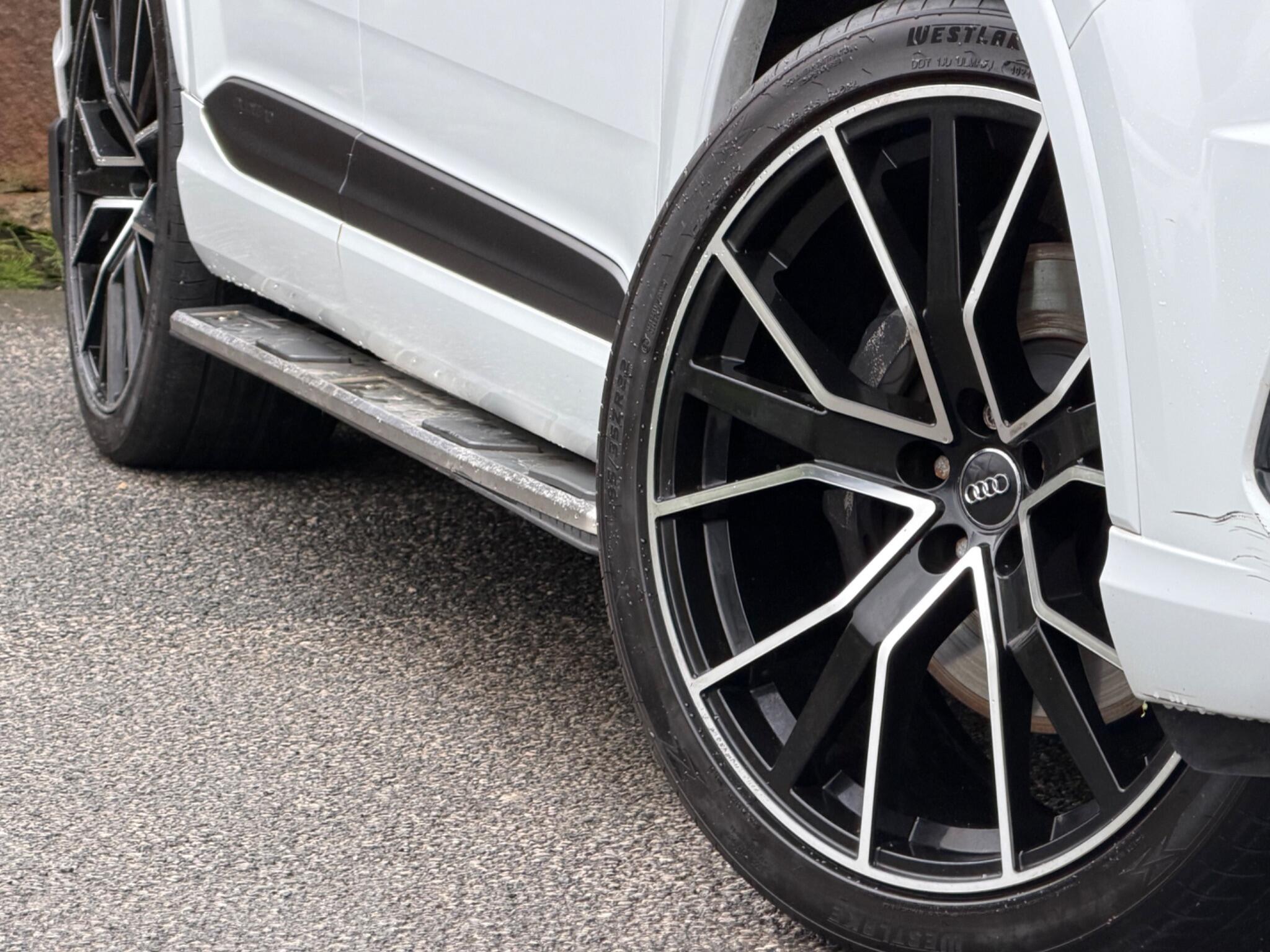 Audi Q7 view 58