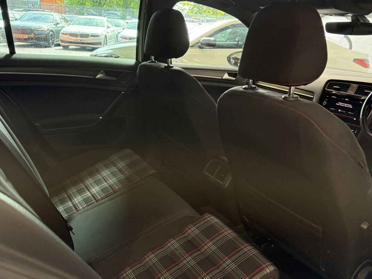 Volkswagen Golf view 62