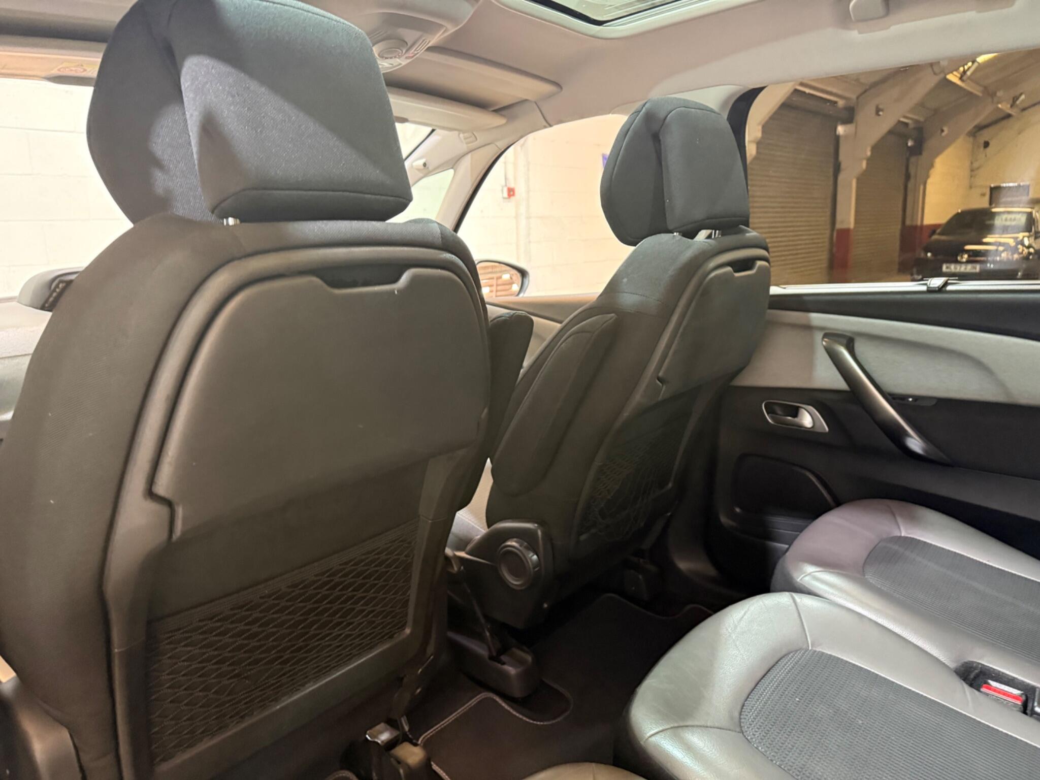 Citroen Grand C4 Picasso view 24