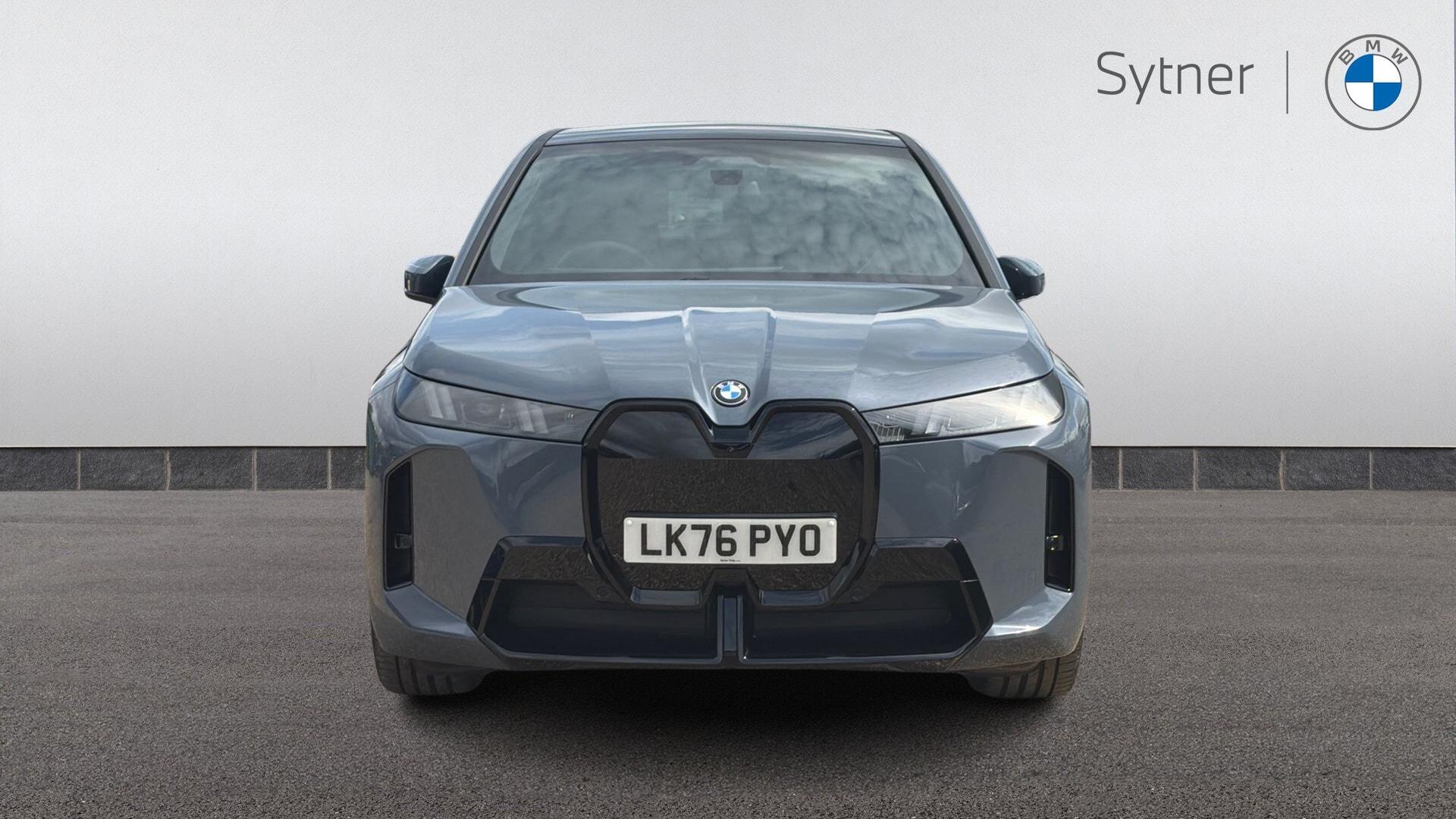 BMW Ix view 16