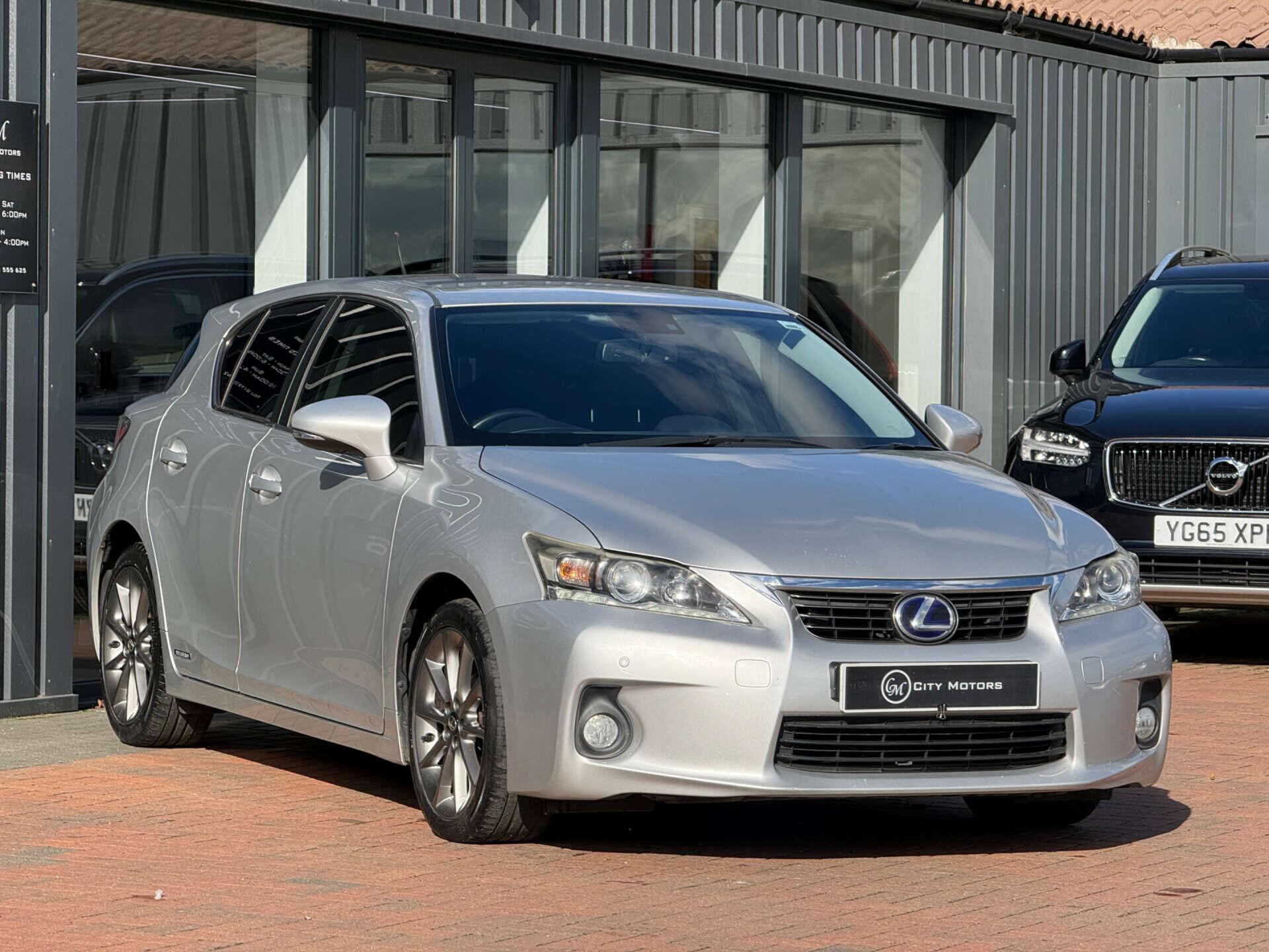 Lexus CT view 12