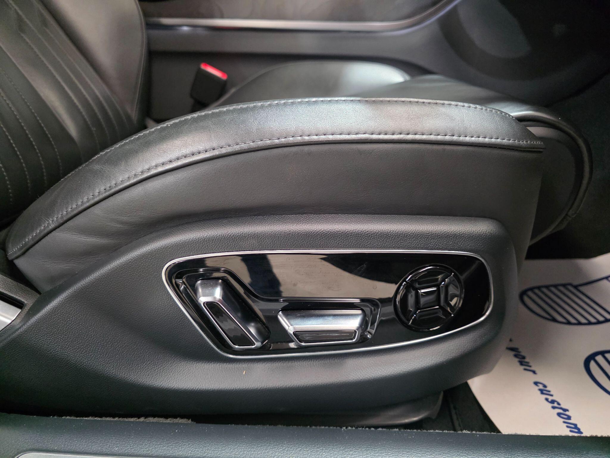 Audi A8 view 21