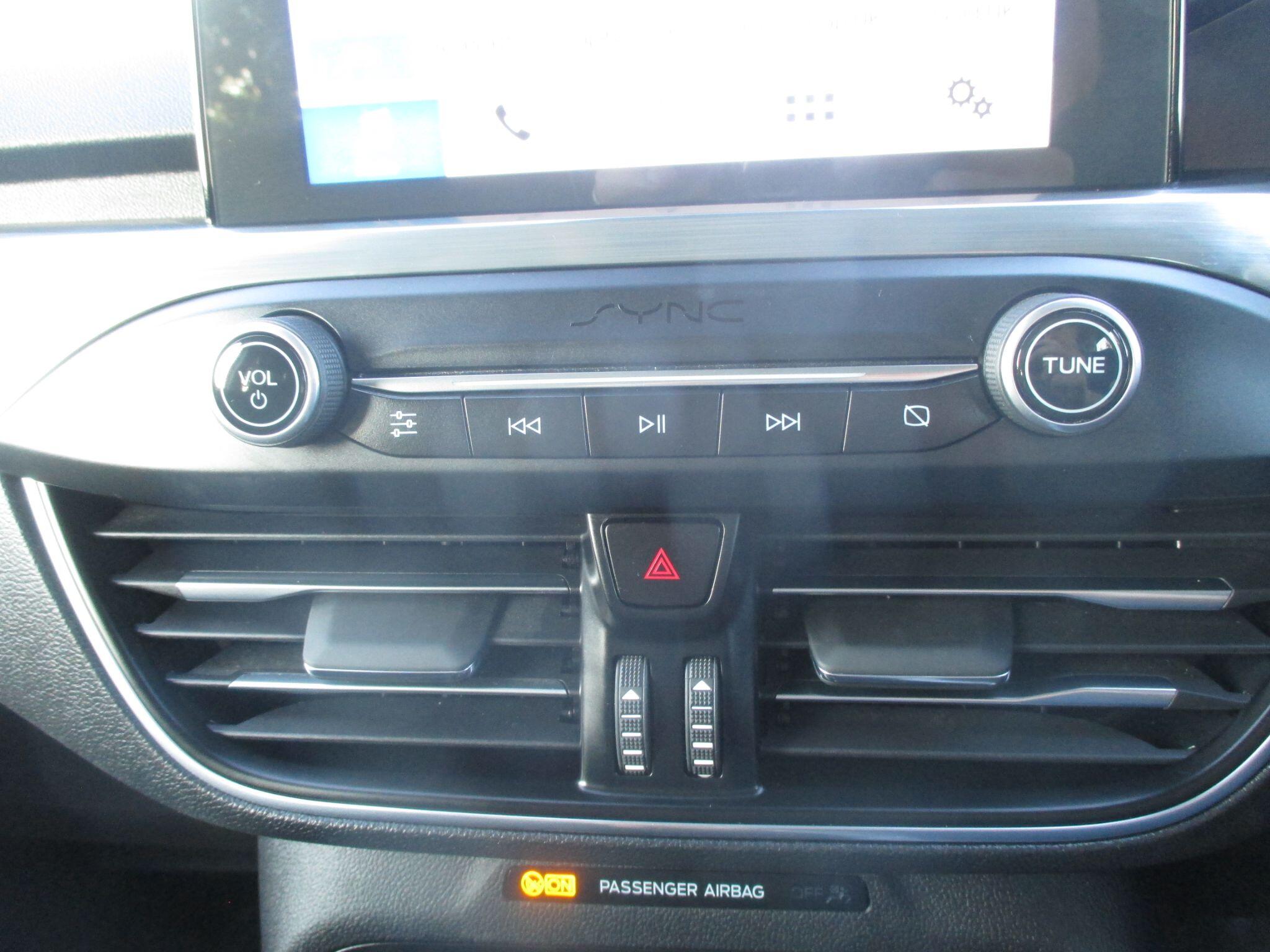 Ford Focus view 40