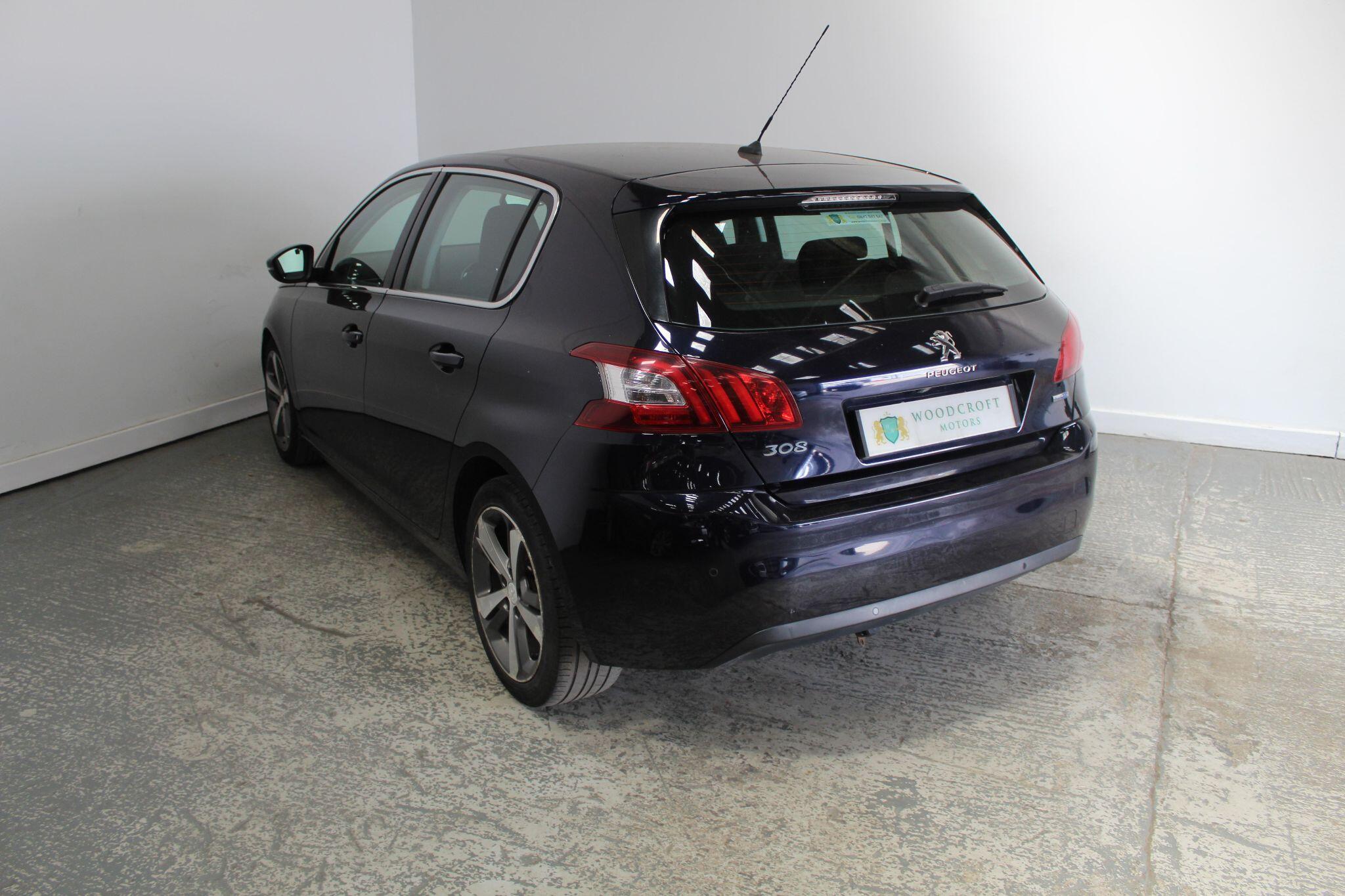 Peugeot 308 view 7