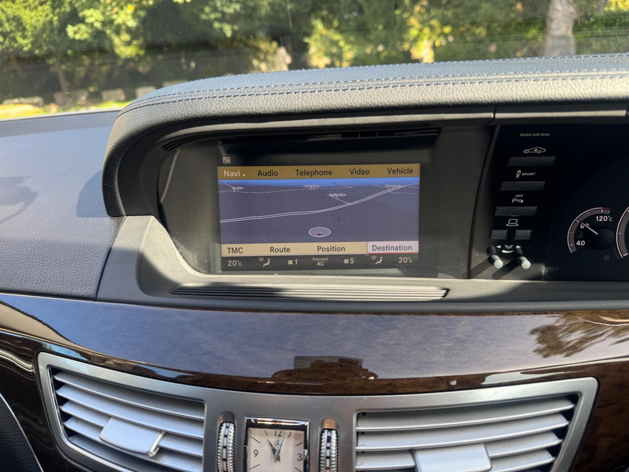 Mercedes-Benz S-Class view 49