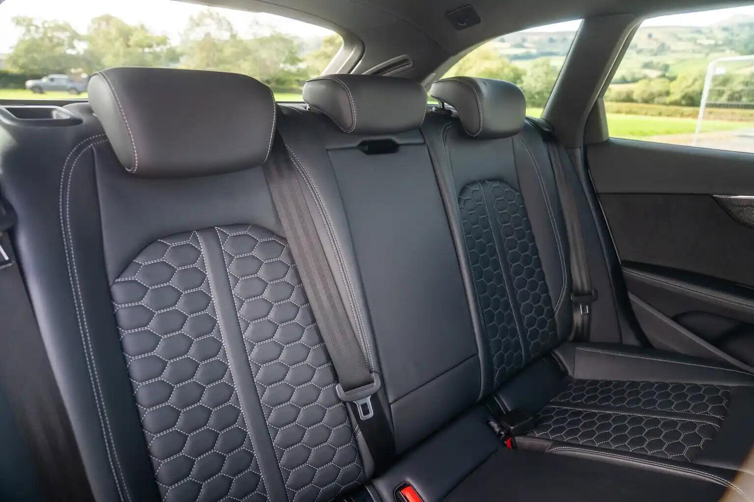Audi RS4 Avant view 37