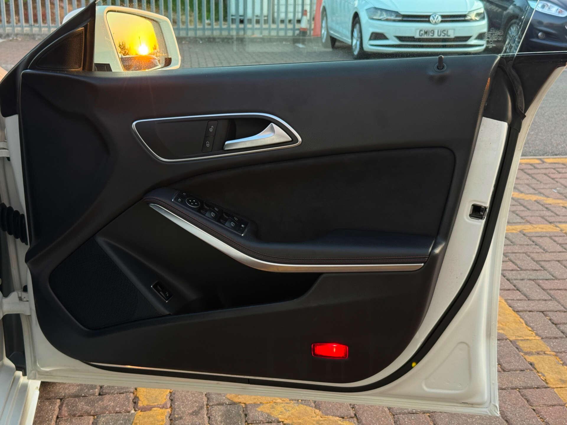Mercedes-Benz Cla view 21