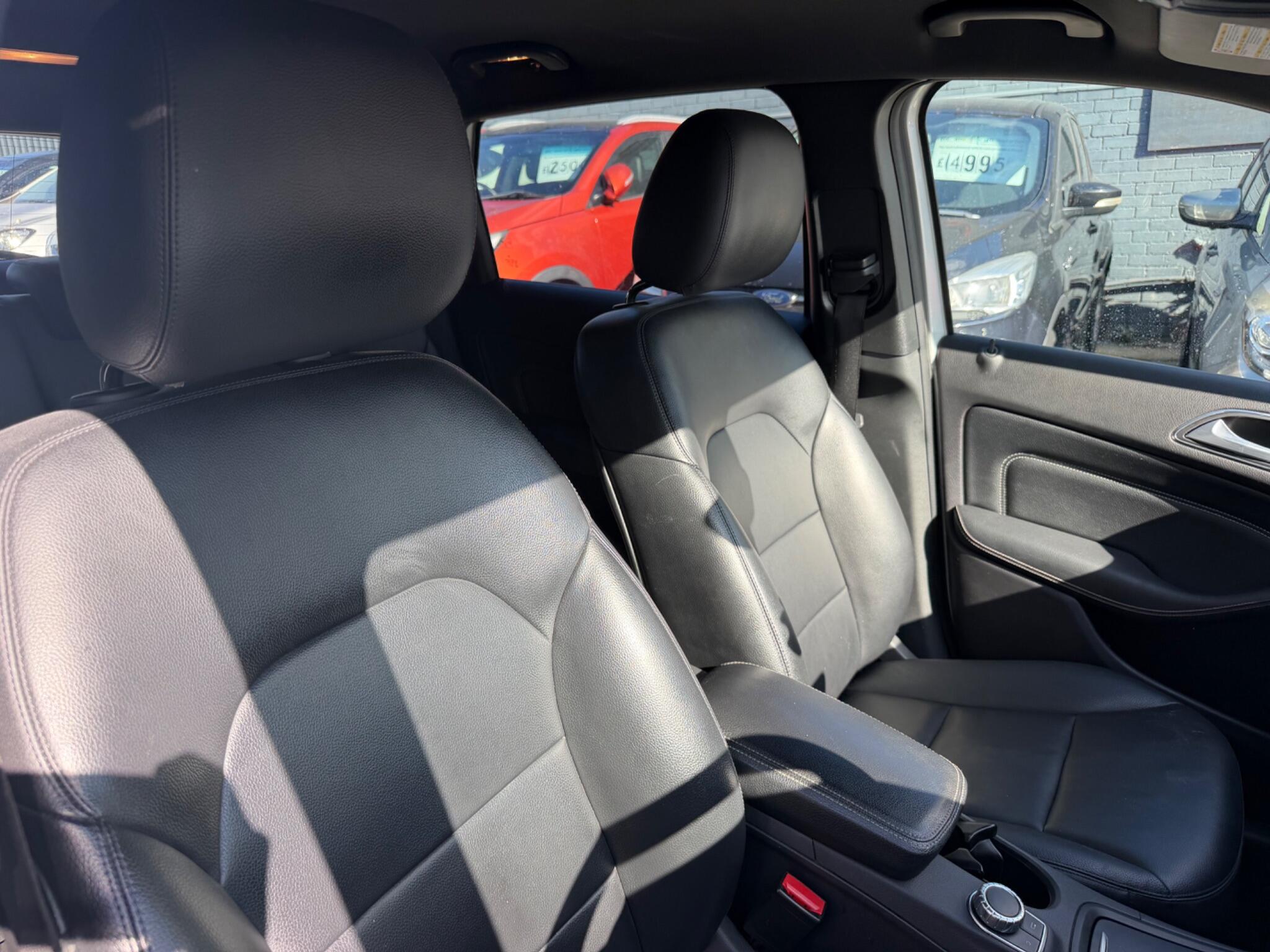 Mercedes-Benz B-Class view 12