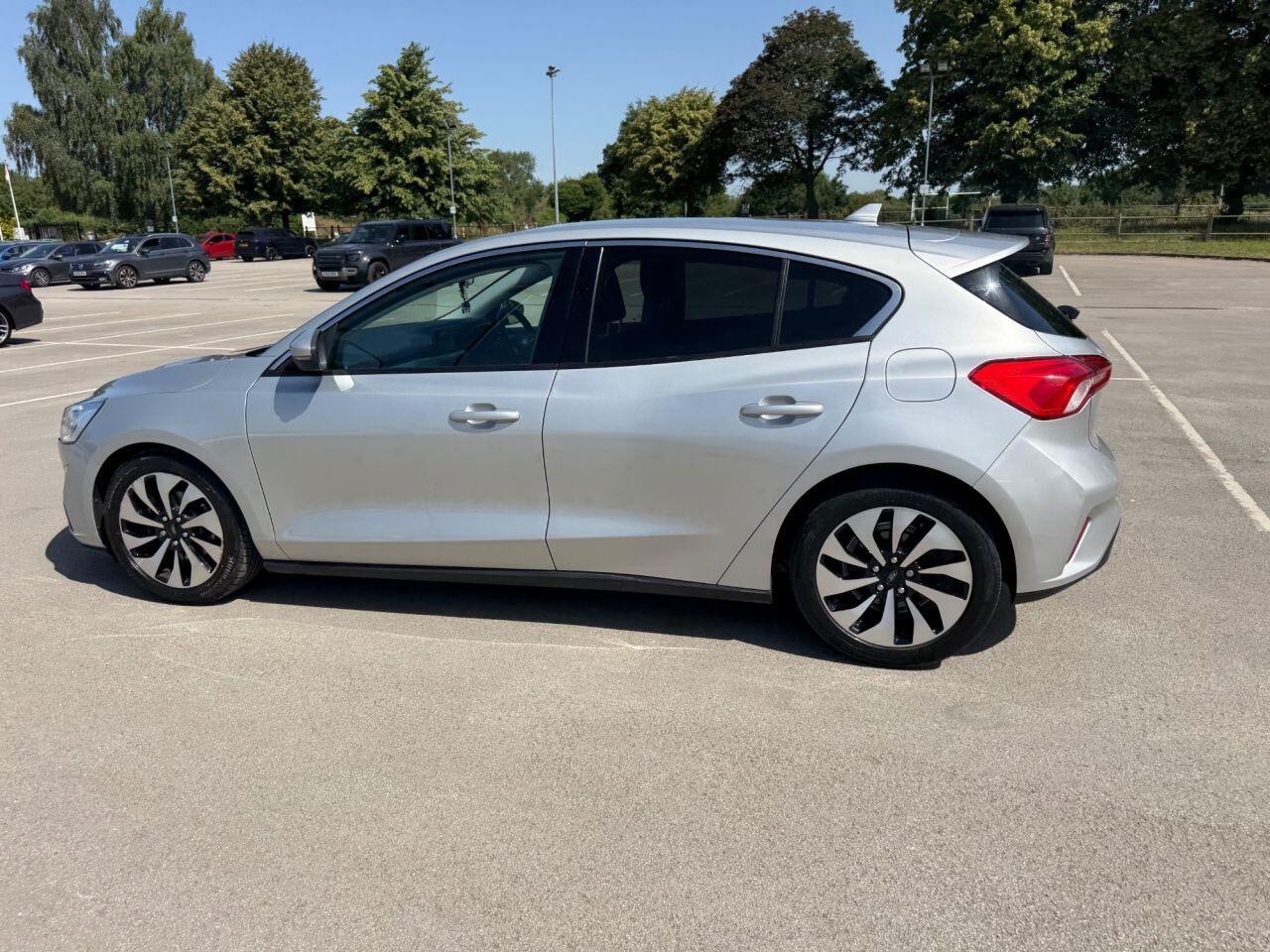 Ford Focus view 42