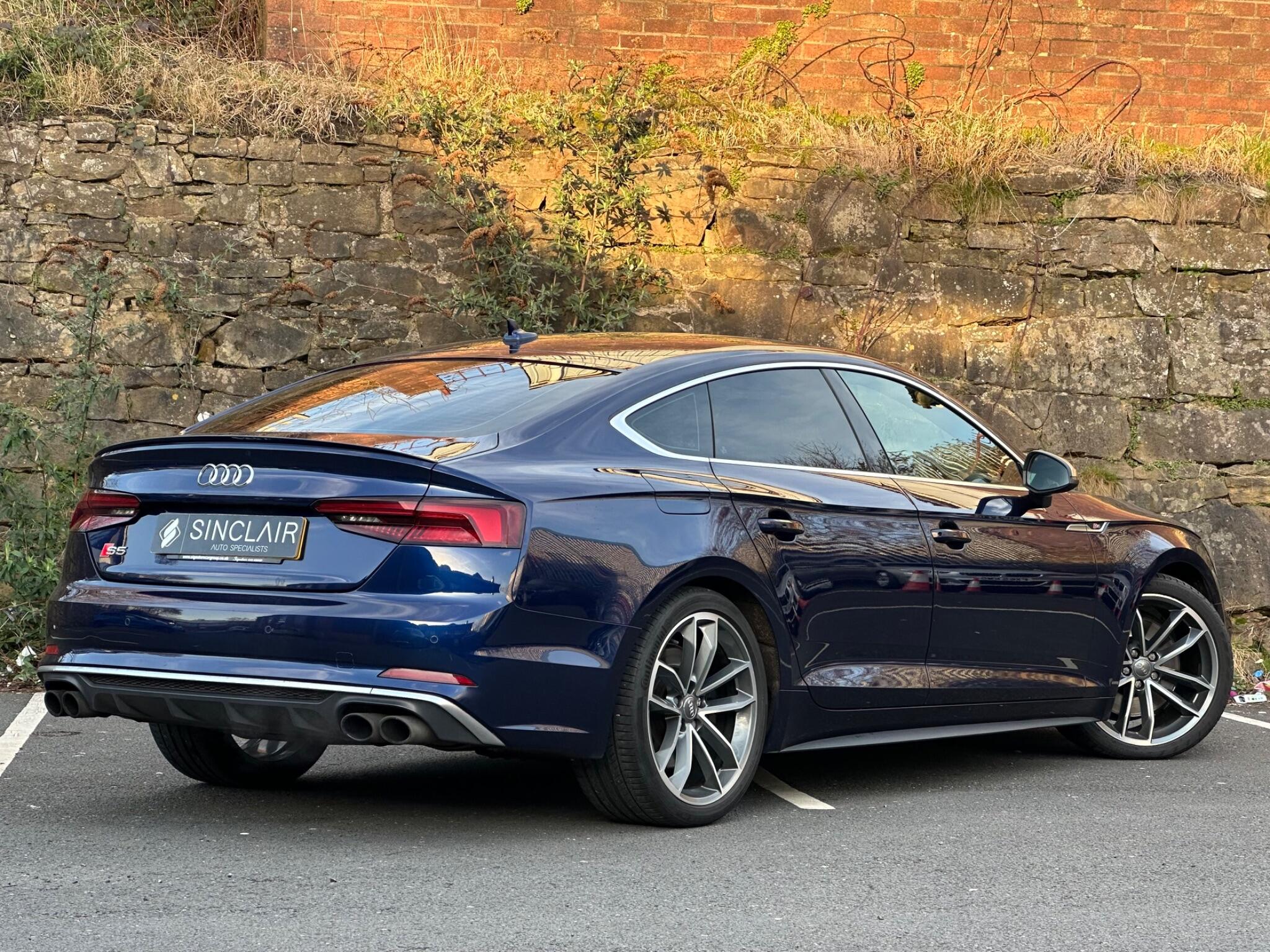 Audi S5 view 7