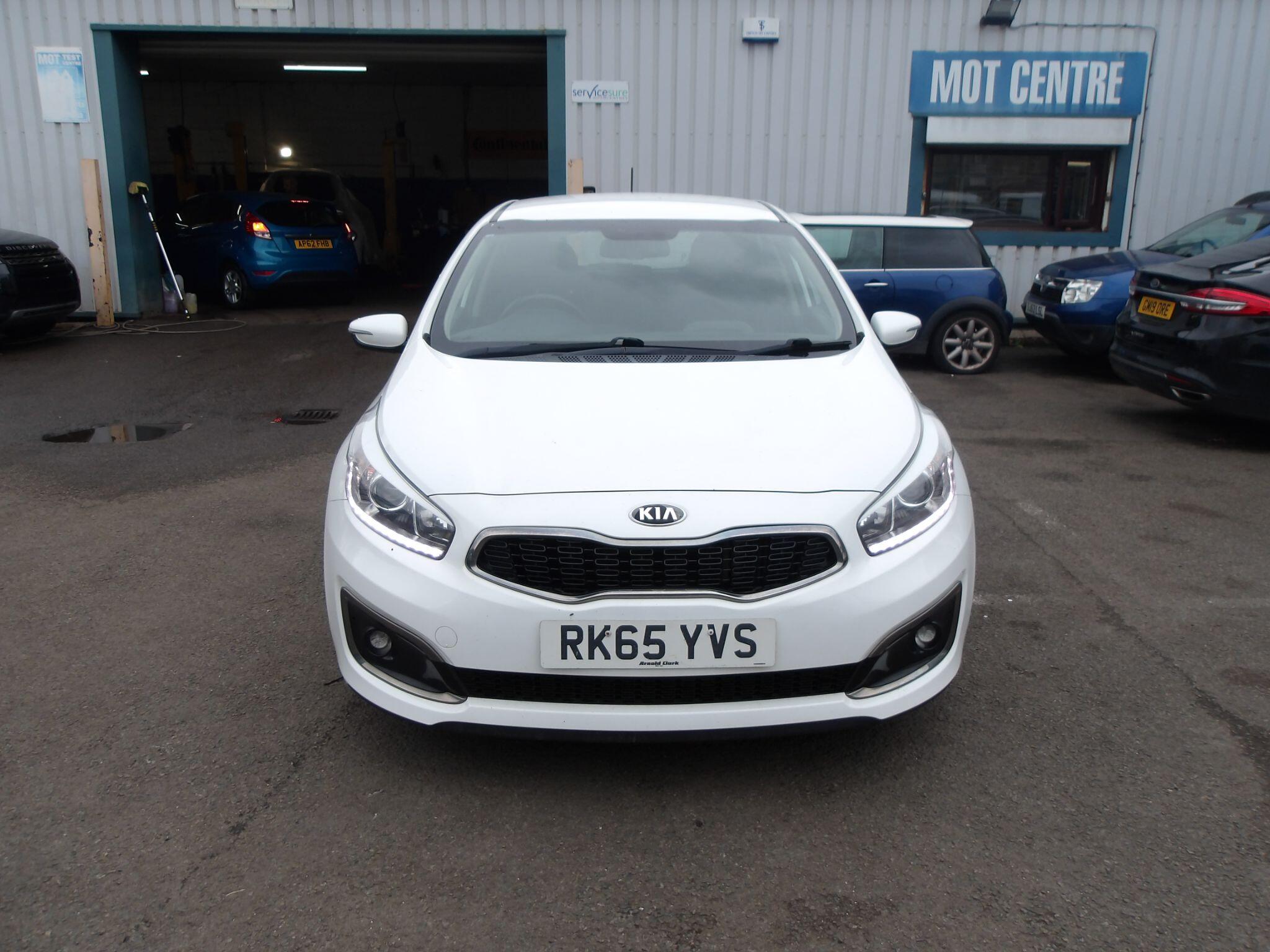 Kia Ceed view 2