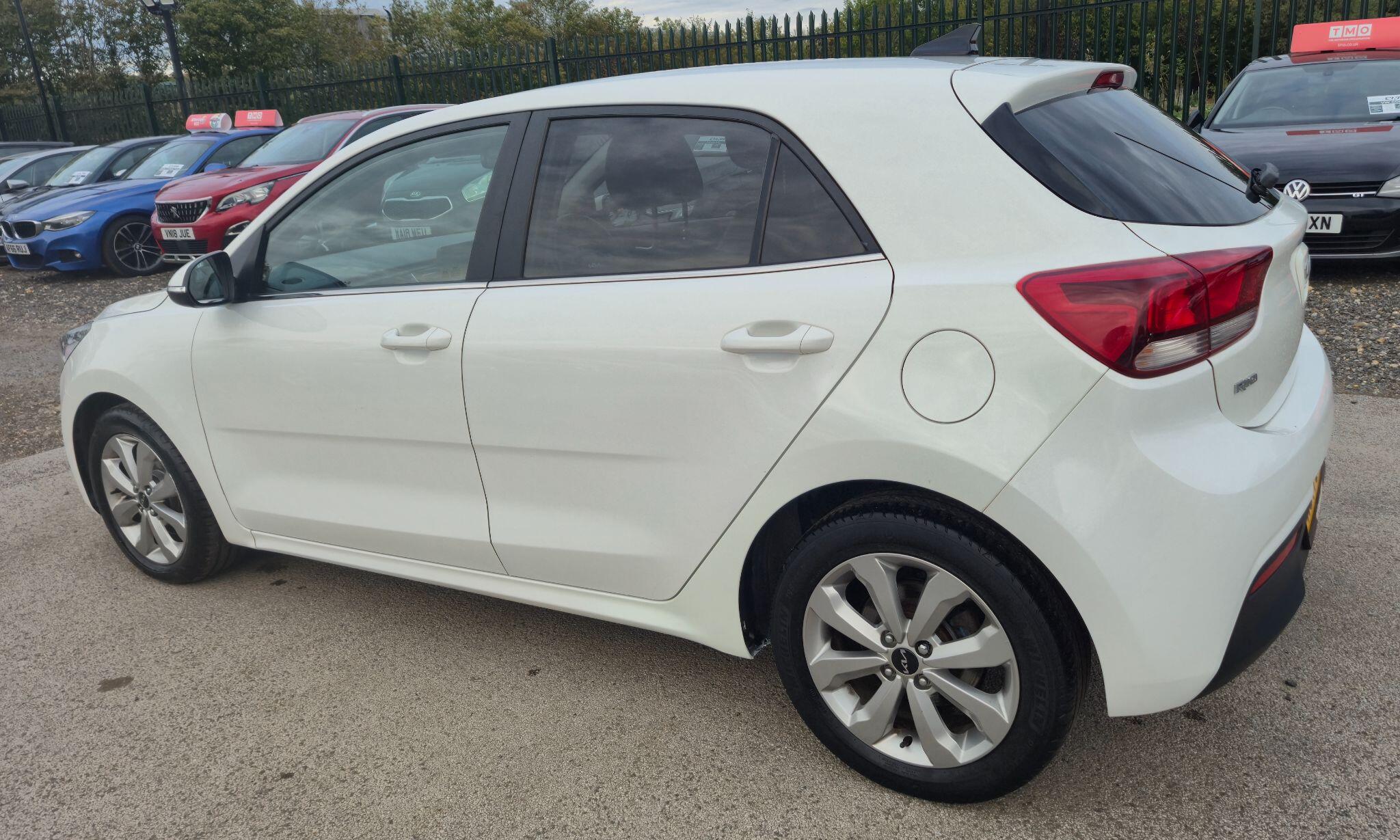 Kia Rio view 12