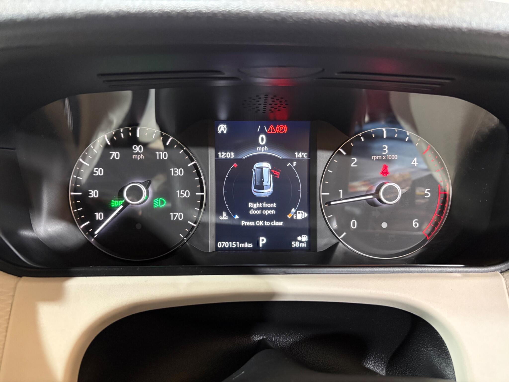 Land Rover Range Rover Velar view 10