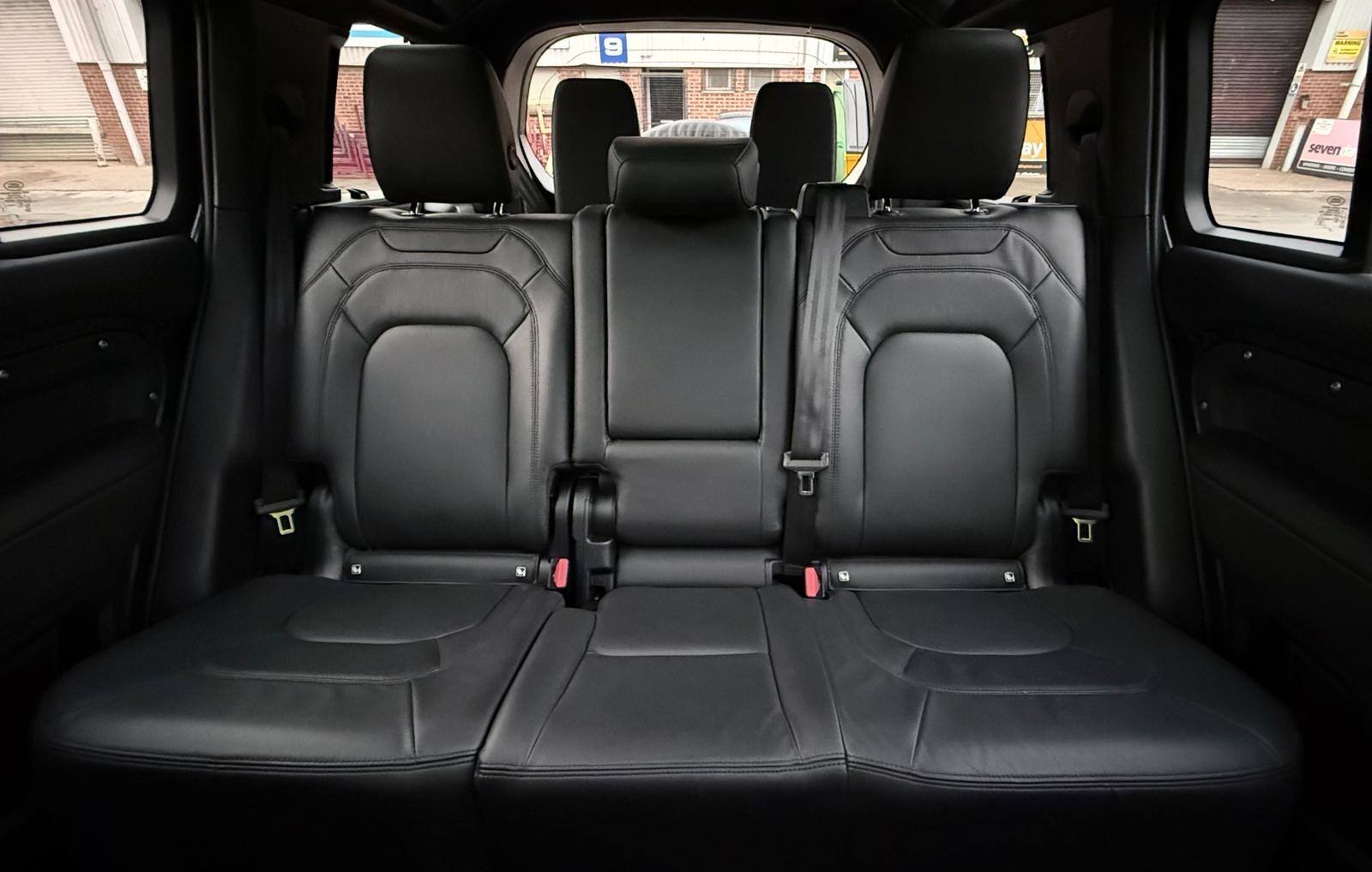 Land Rover Defender view 42