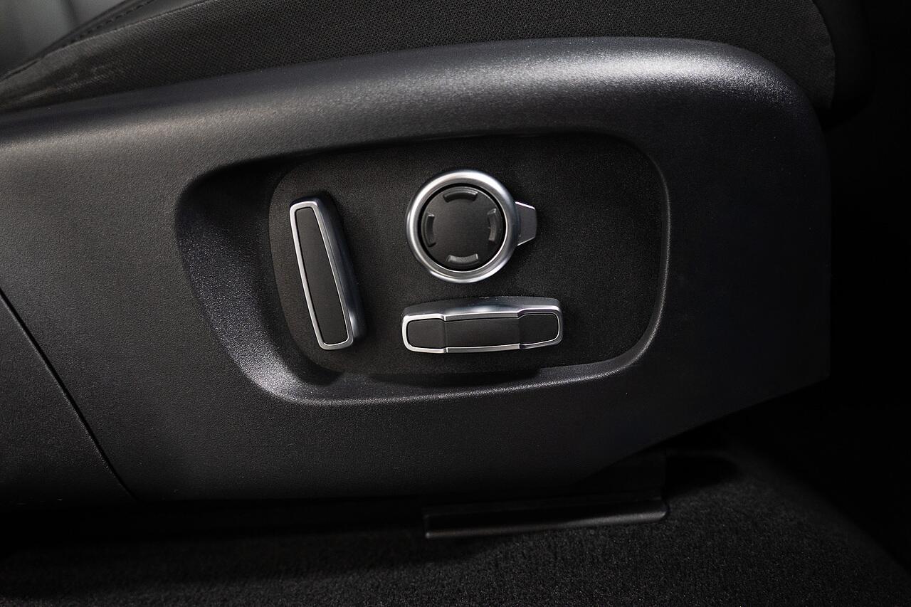 Land Rover Range Rover Evoque view 21
