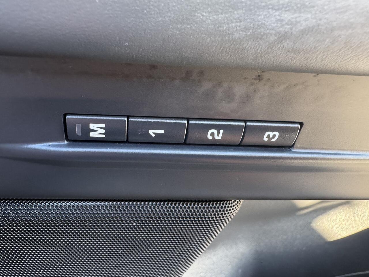 Land Rover Range Rover Evoque view 28