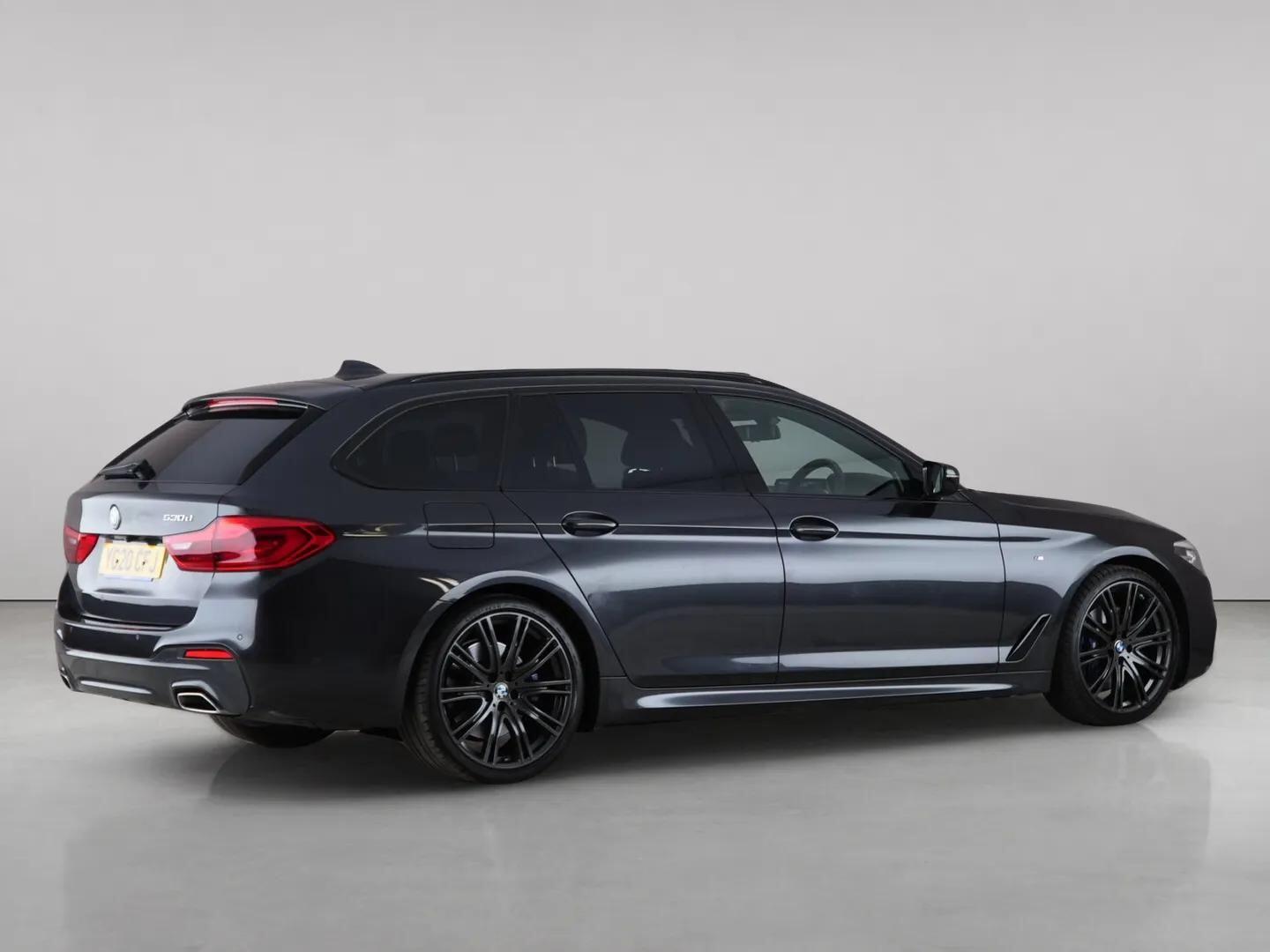 BMW 5 Series view 11